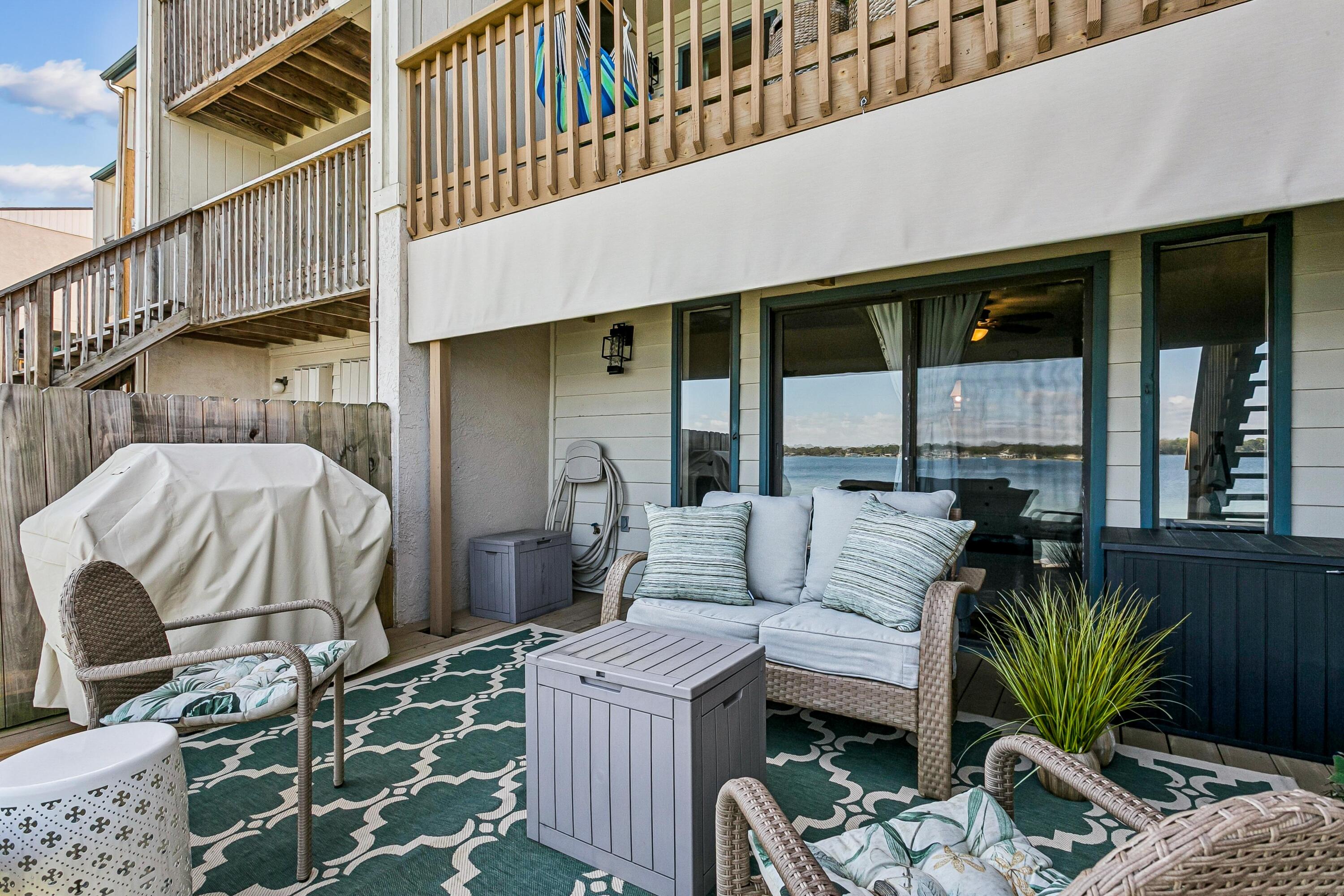 BAYOU PINES T/H - Residential