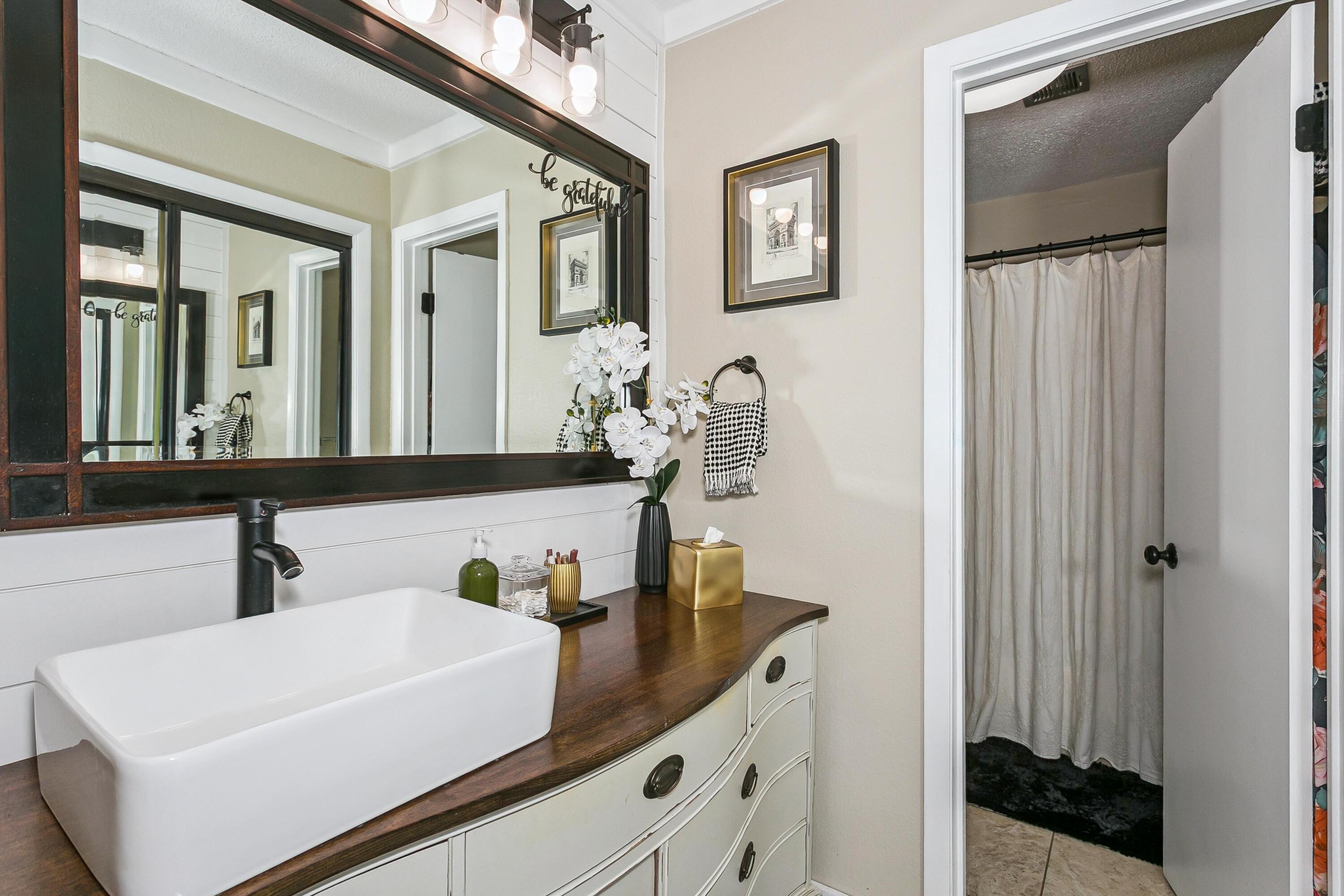 BAYOU PINES T/H - Residential