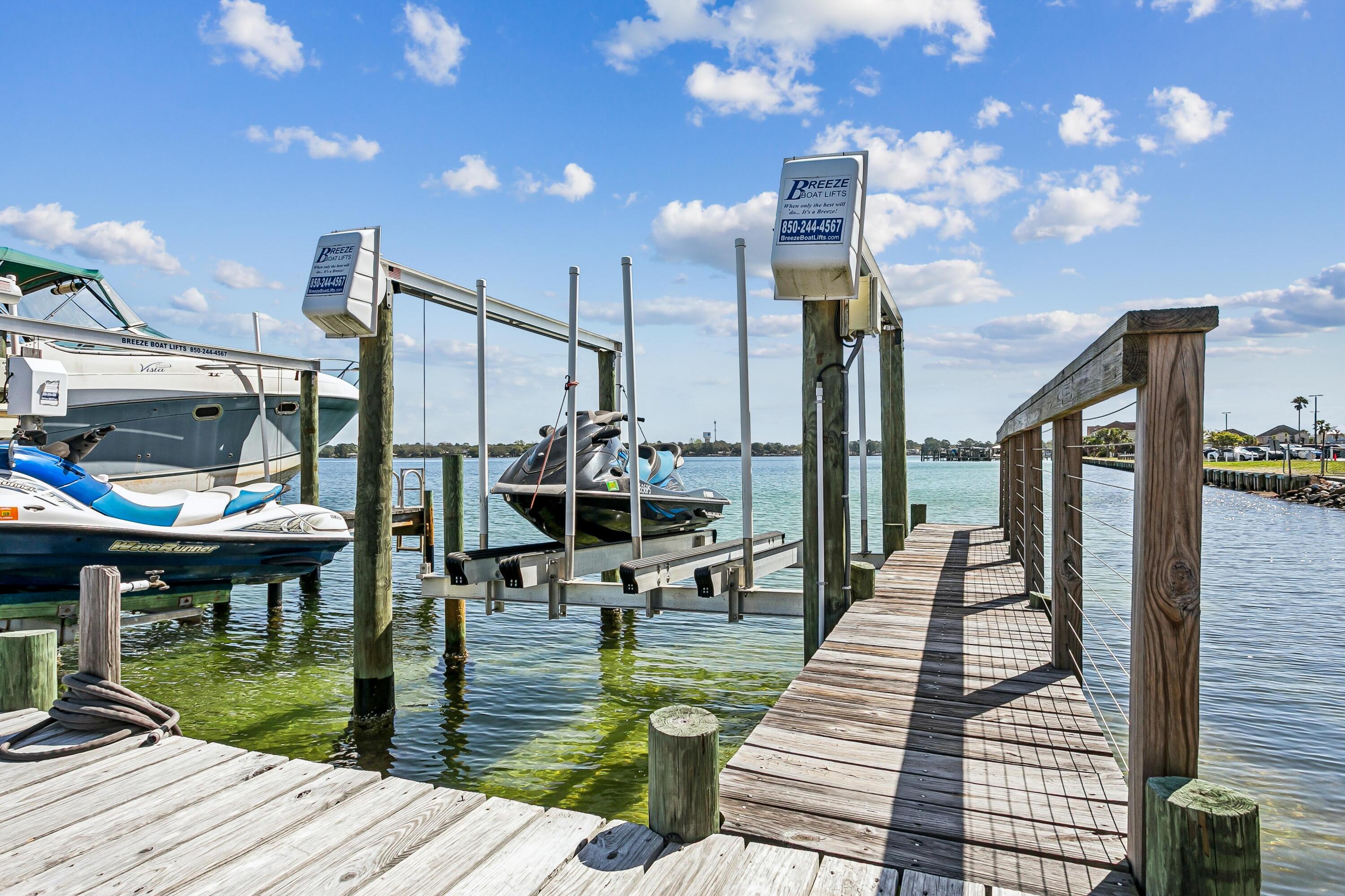 BAYOU PINES T/H - Residential