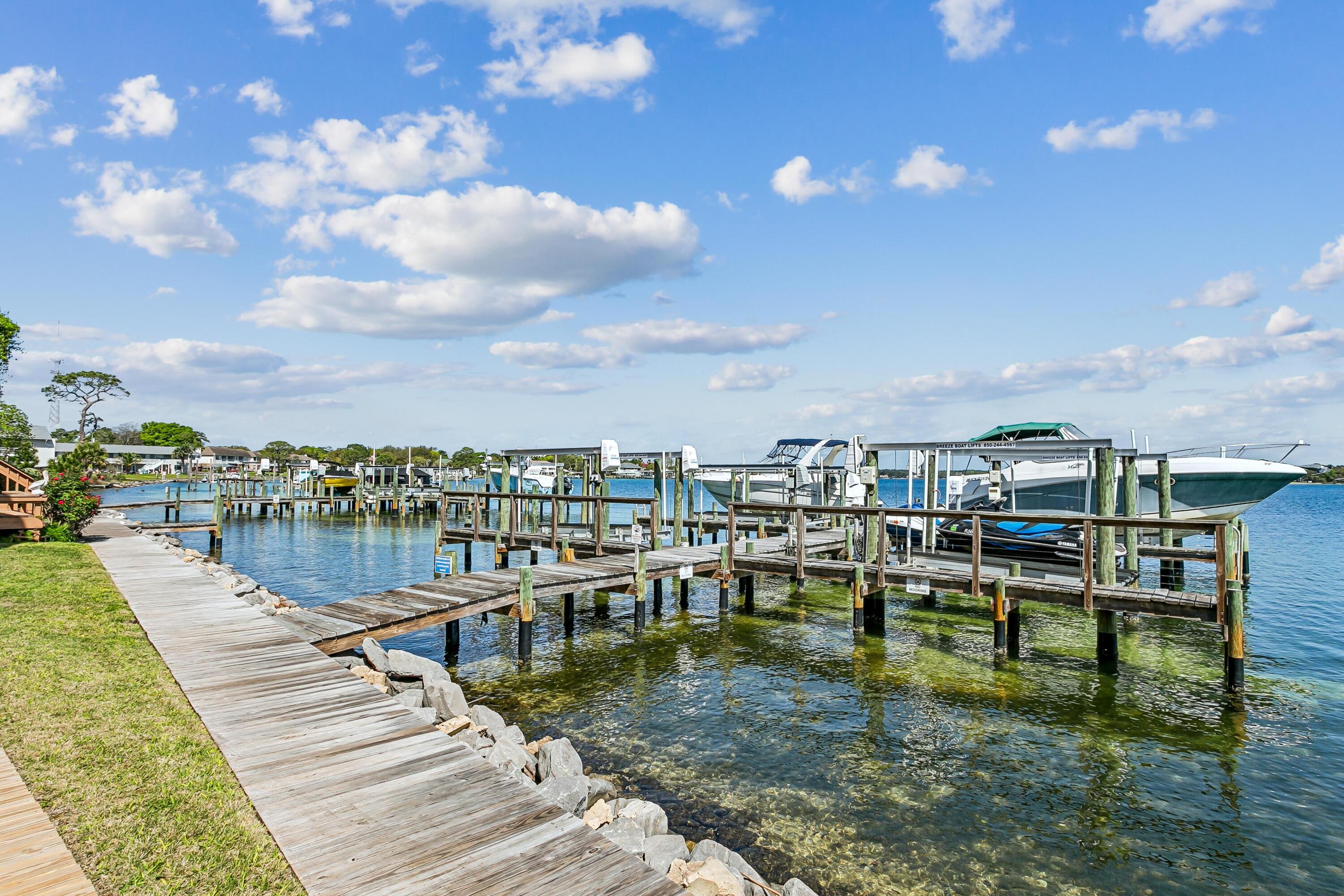 BAYOU PINES T/H - Residential