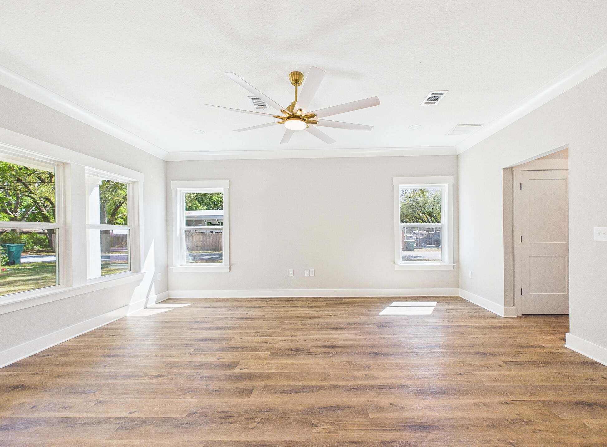 PINECREST - Residential