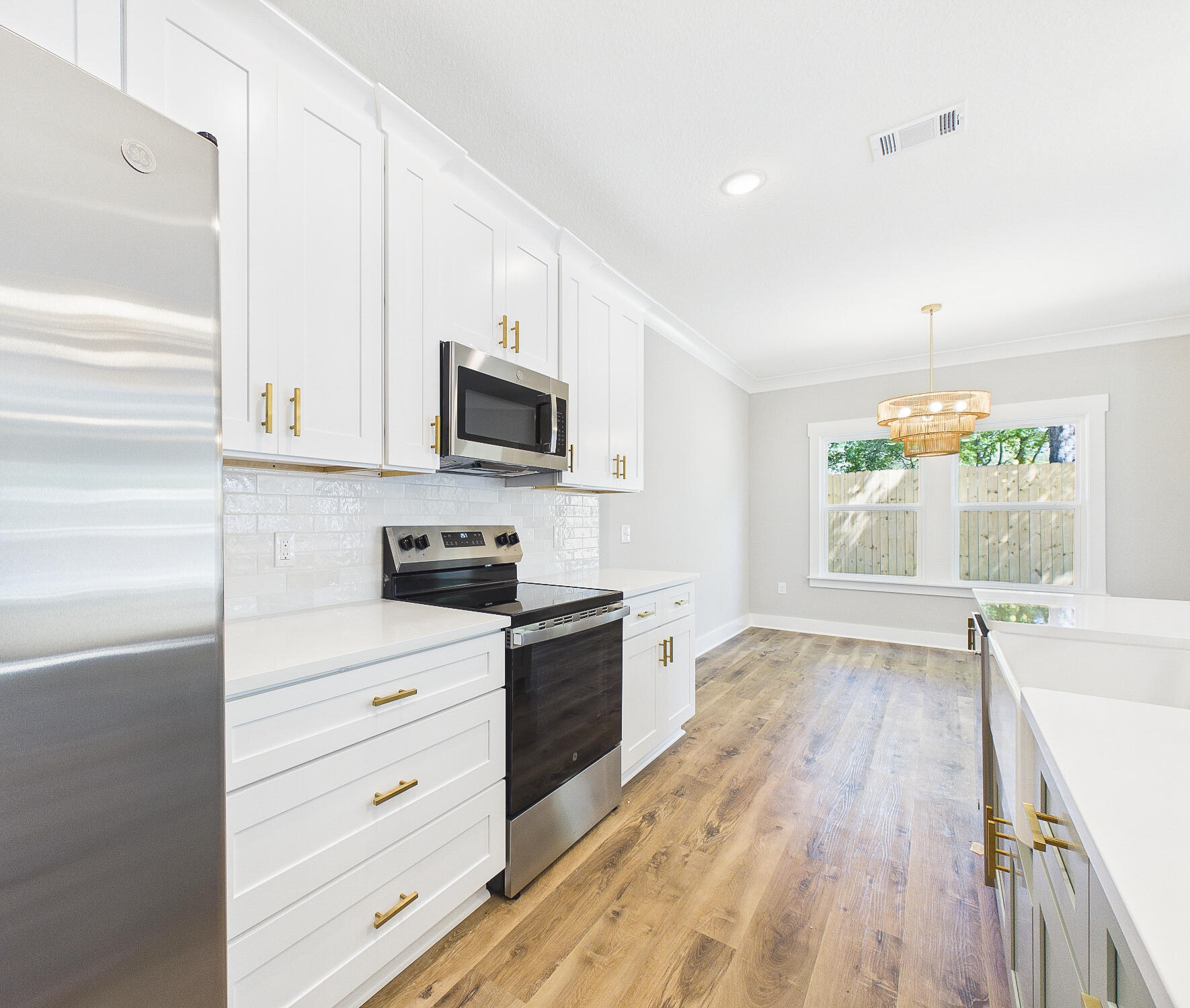 PINECREST - Residential