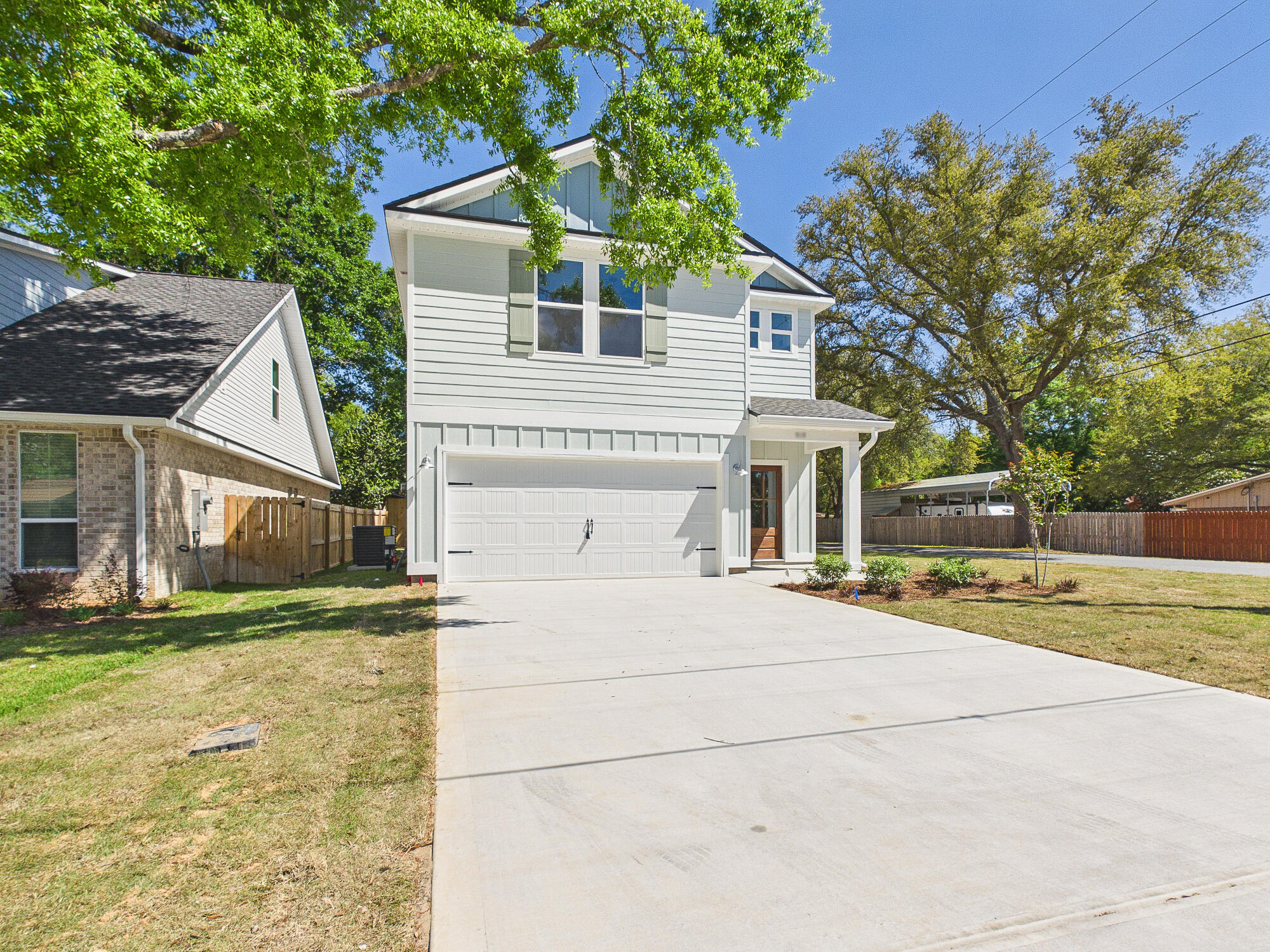 PINECREST - Residential