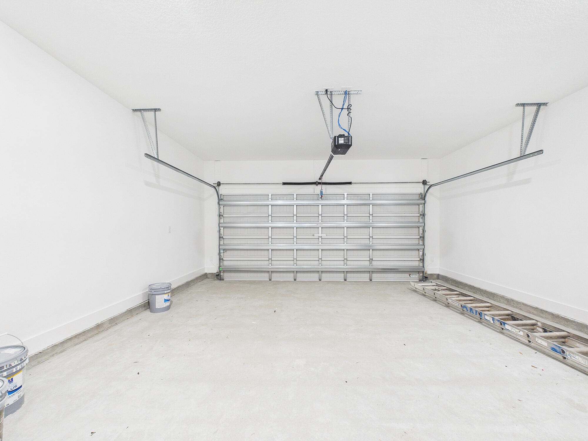 PINECREST - Residential