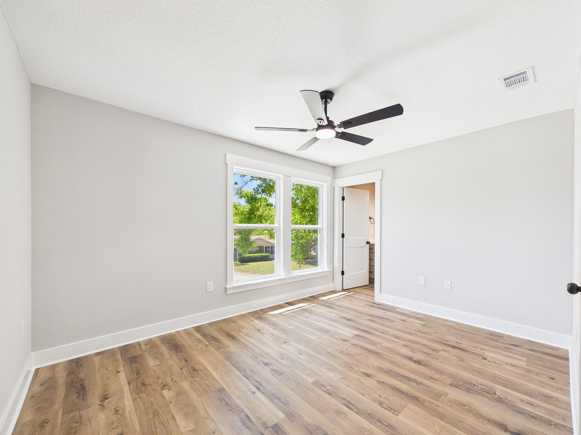 PINECREST - Residential