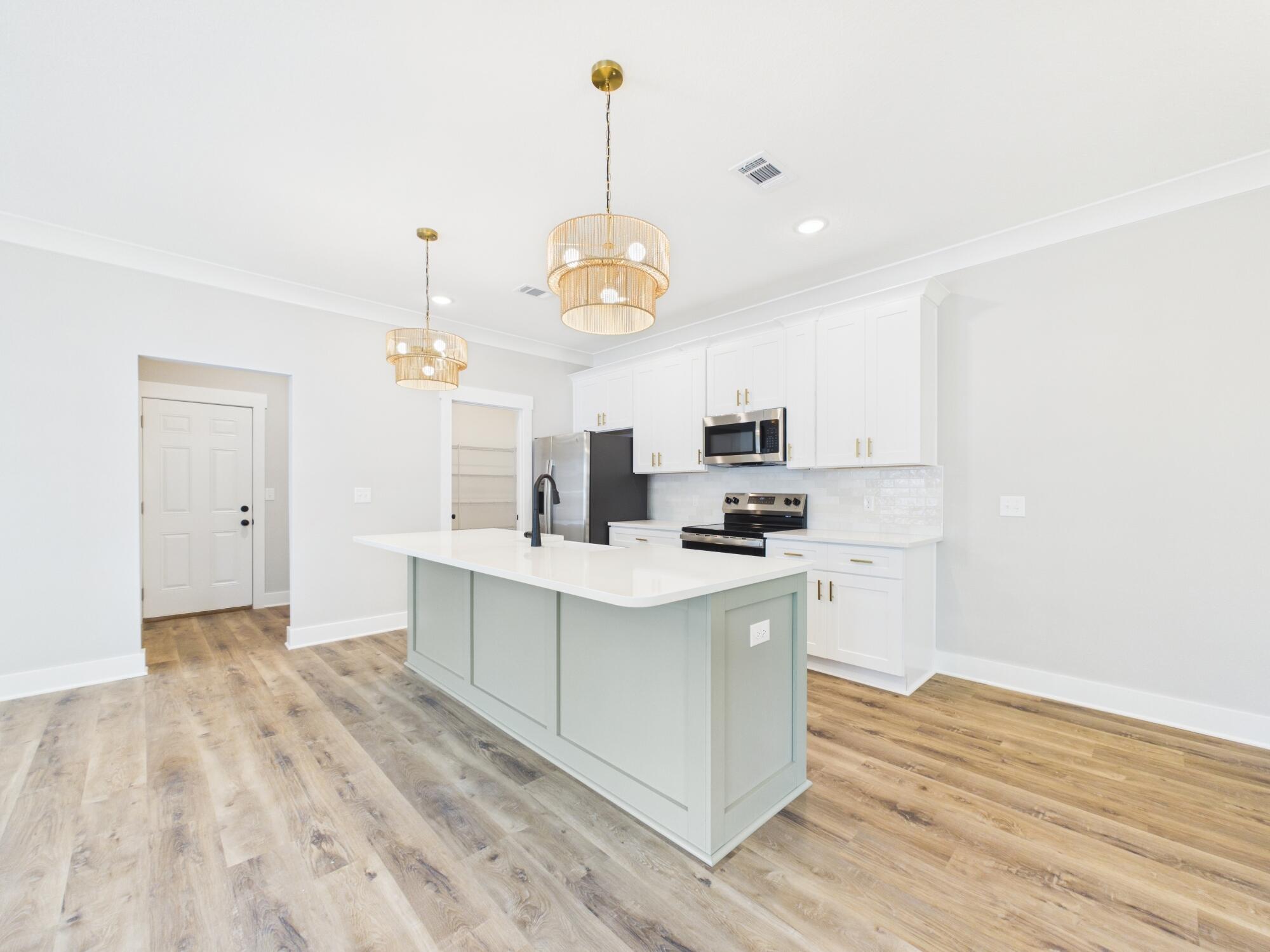 PINECREST - Residential