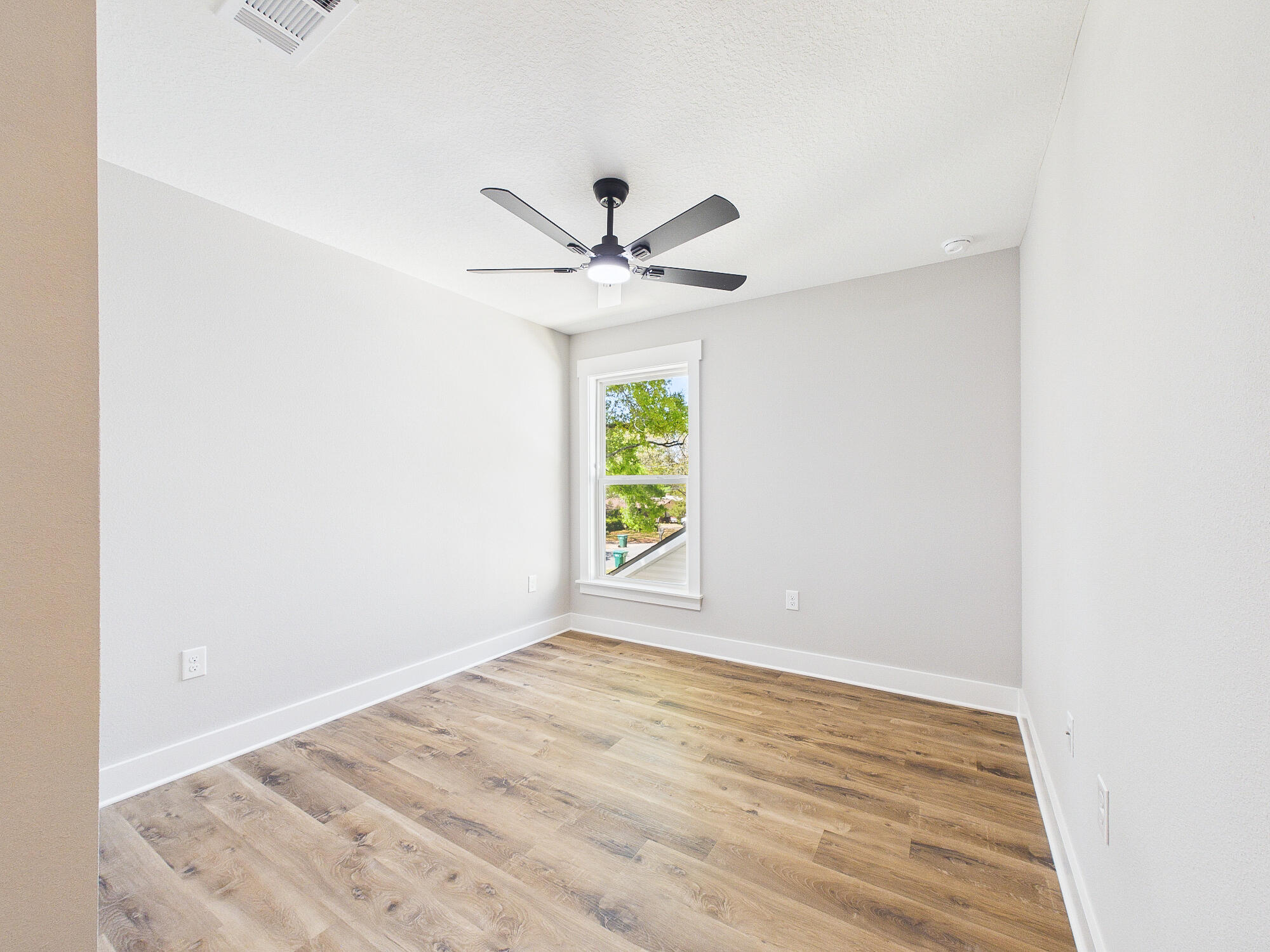 PINECREST - Residential