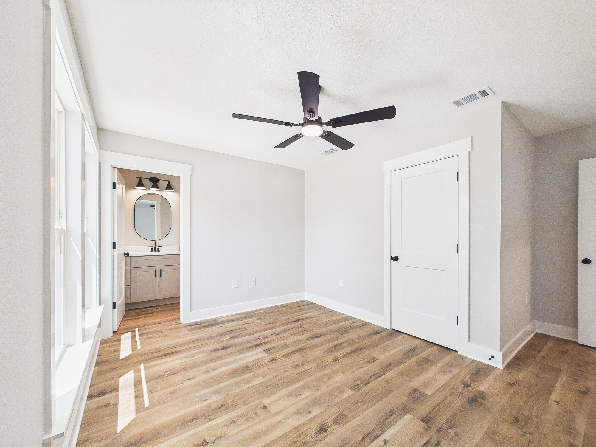 PINECREST - Residential