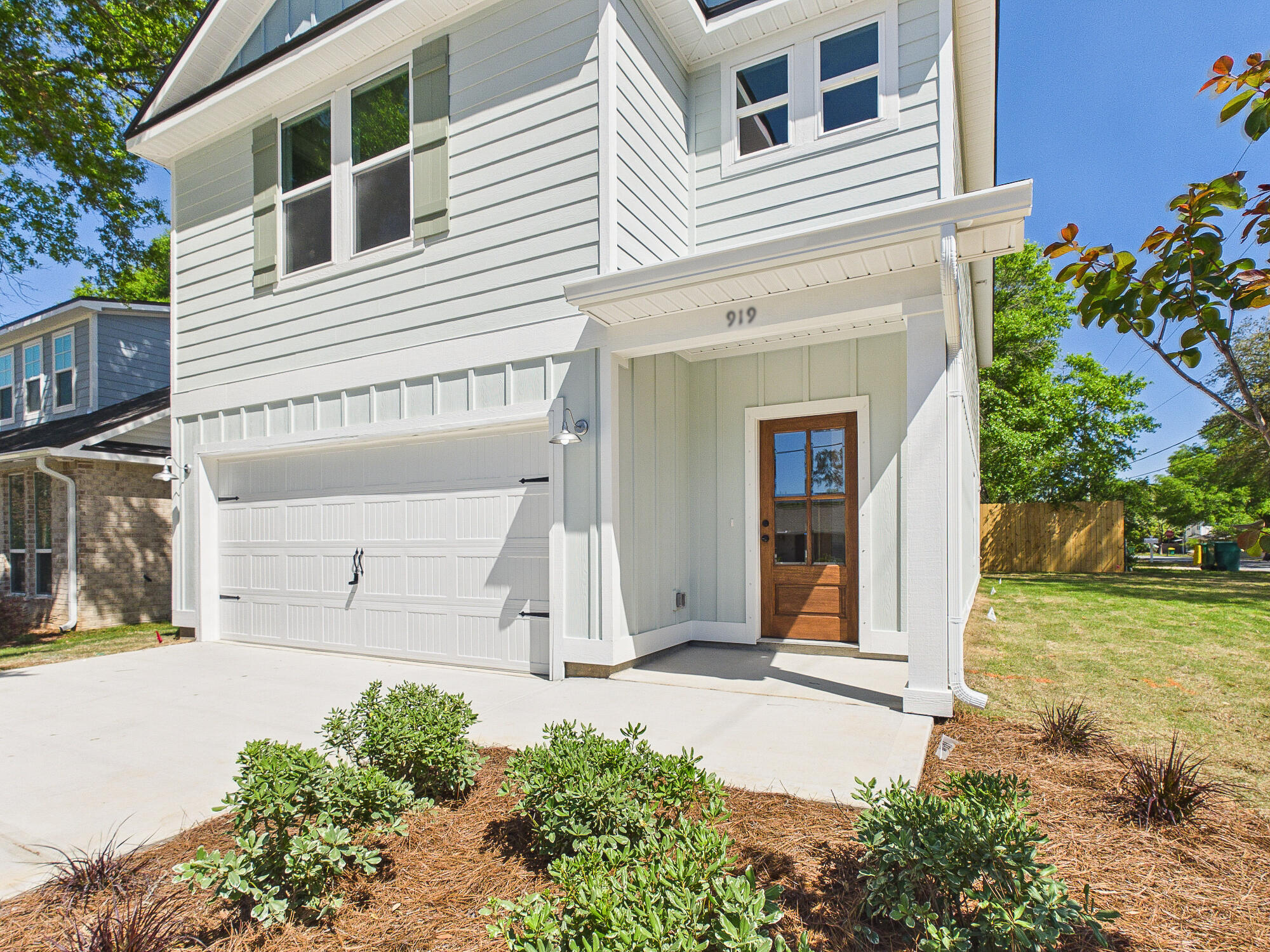 PINECREST - Residential