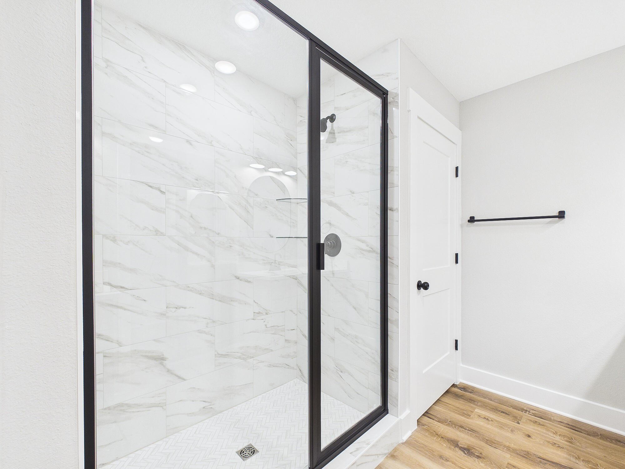 PINECREST - Residential