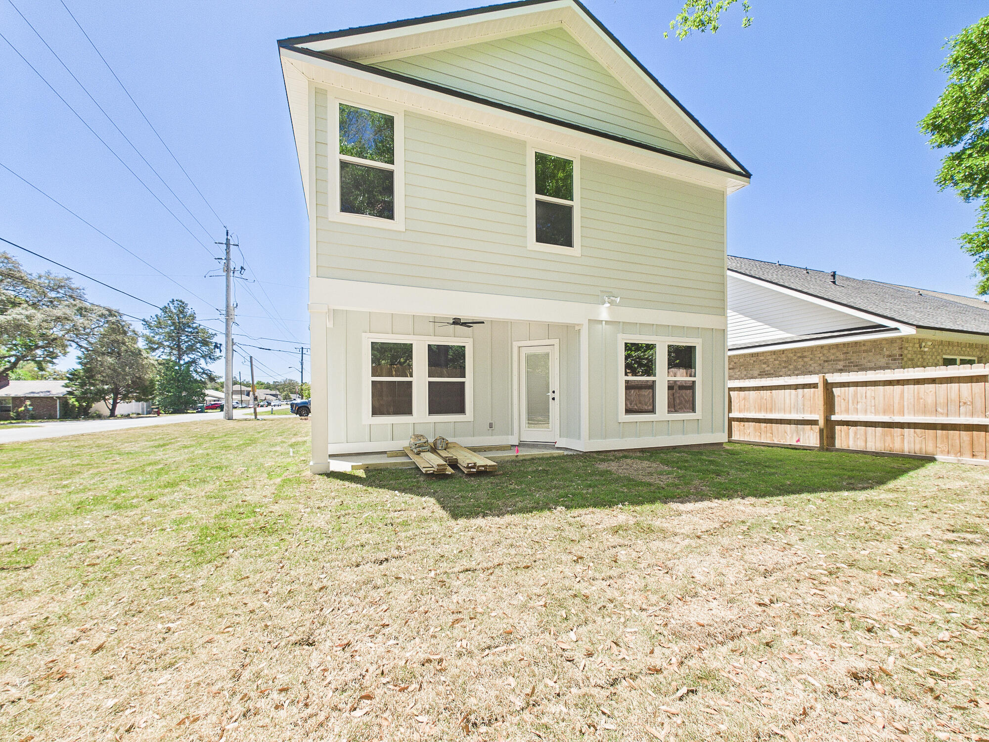 PINECREST - Residential