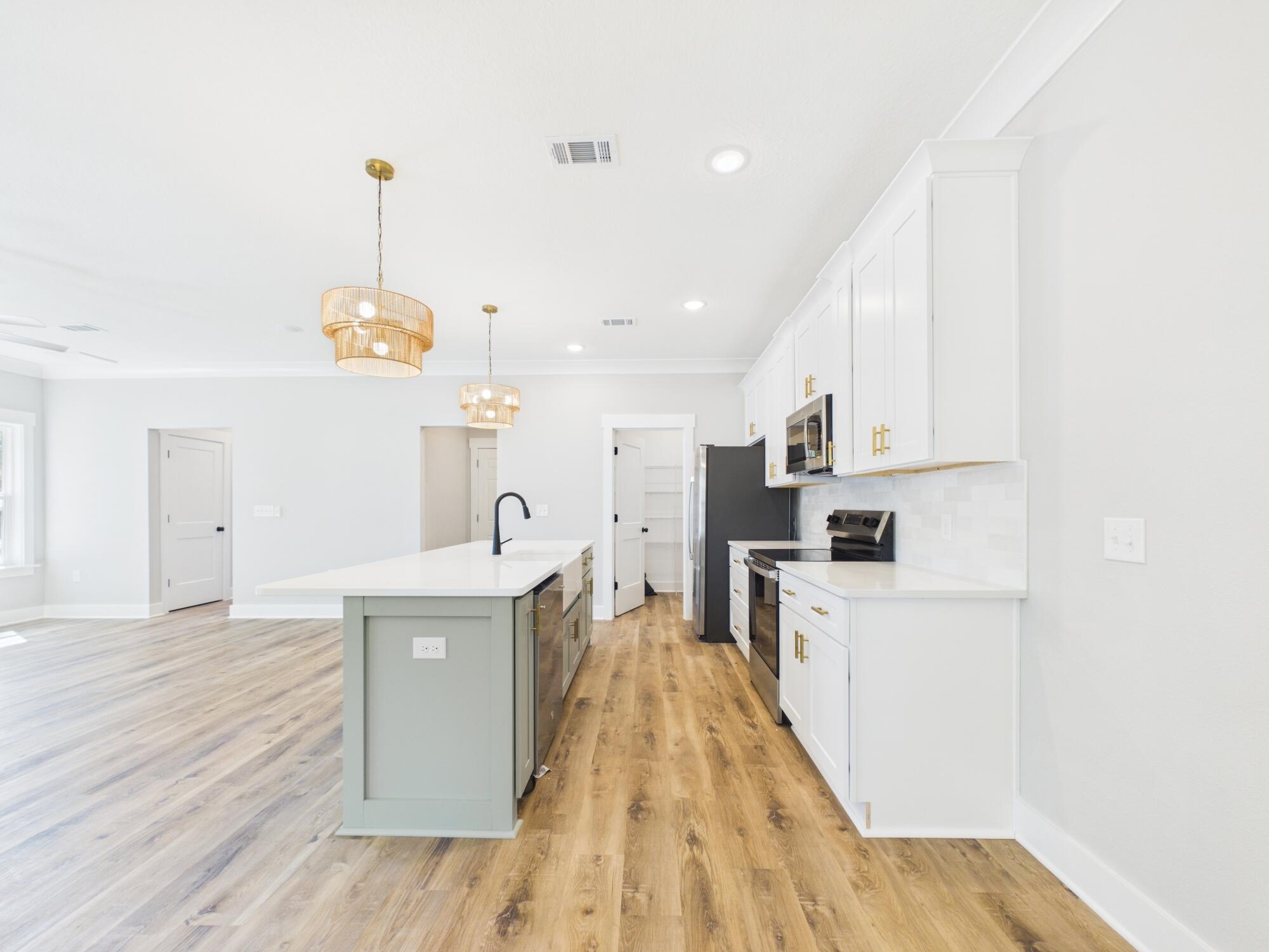 PINECREST - Residential