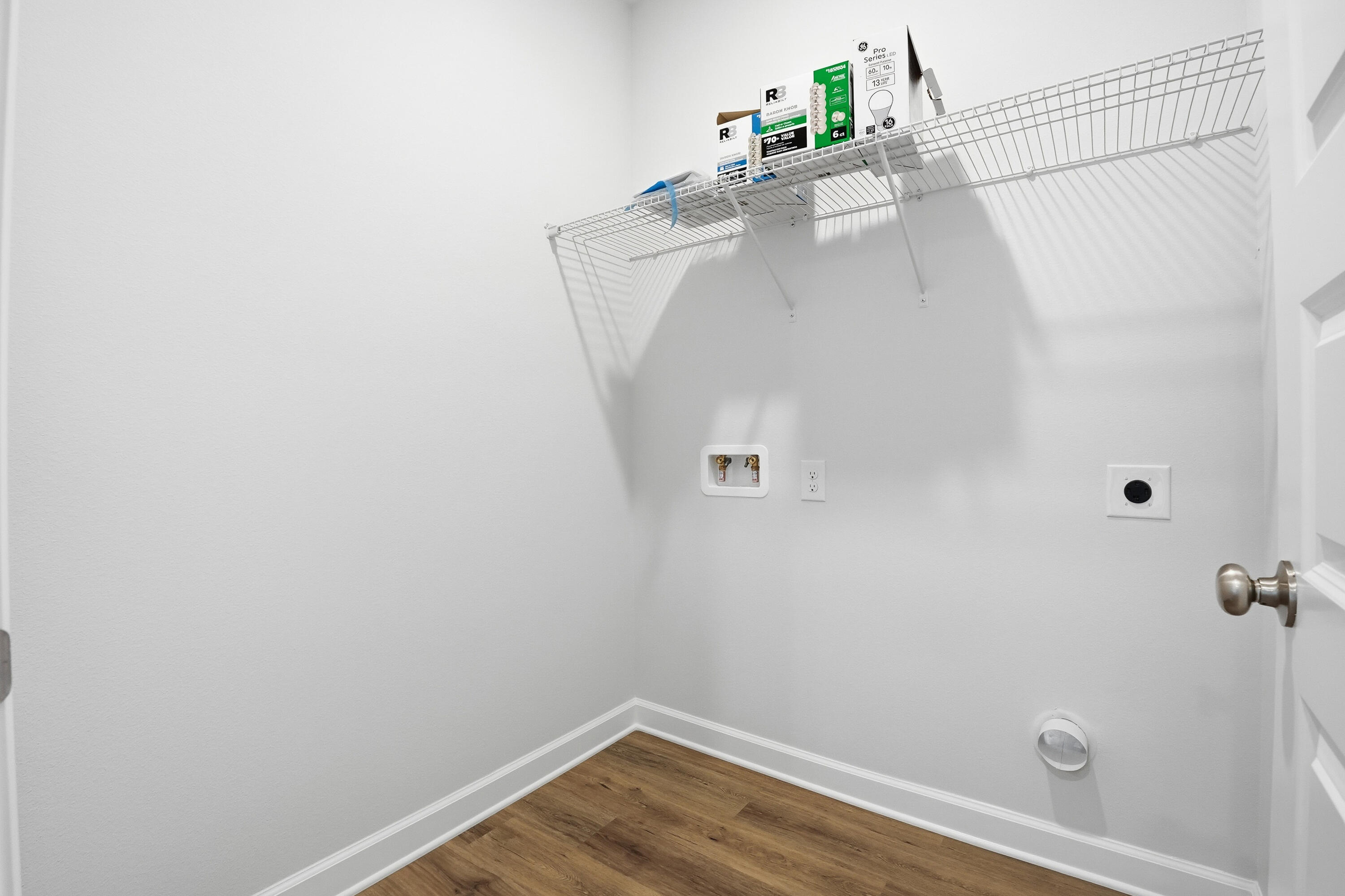 WHISPERING LAKE - Residential