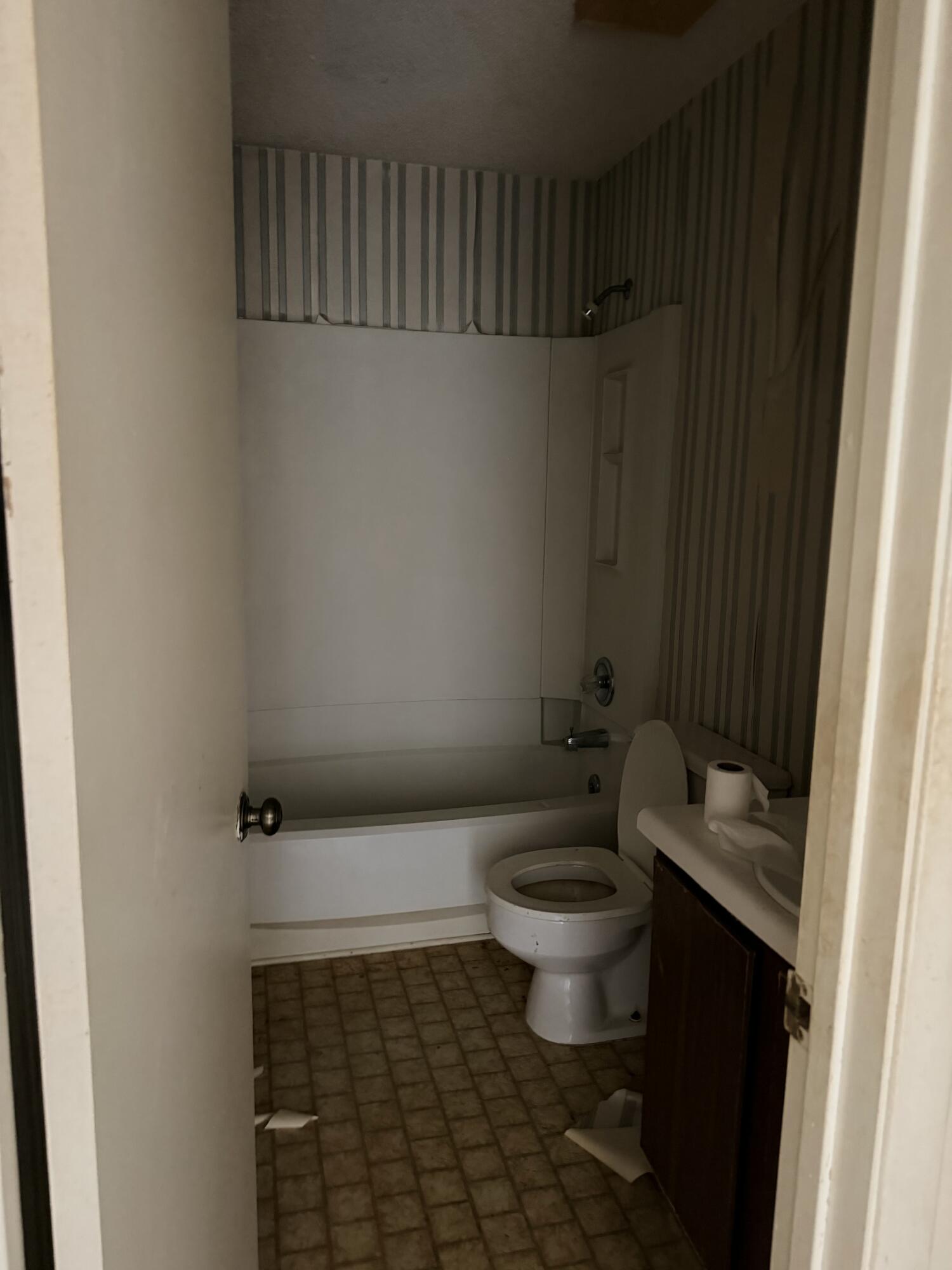 COMMODORES LANDING I UNIT 102 - Residential