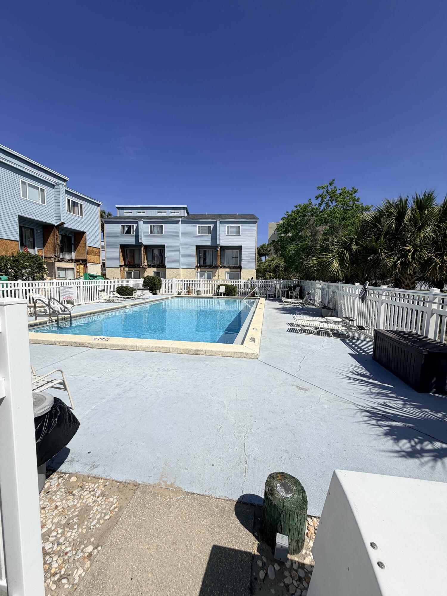 COMMODORES LANDING I UNIT 102 - Residential