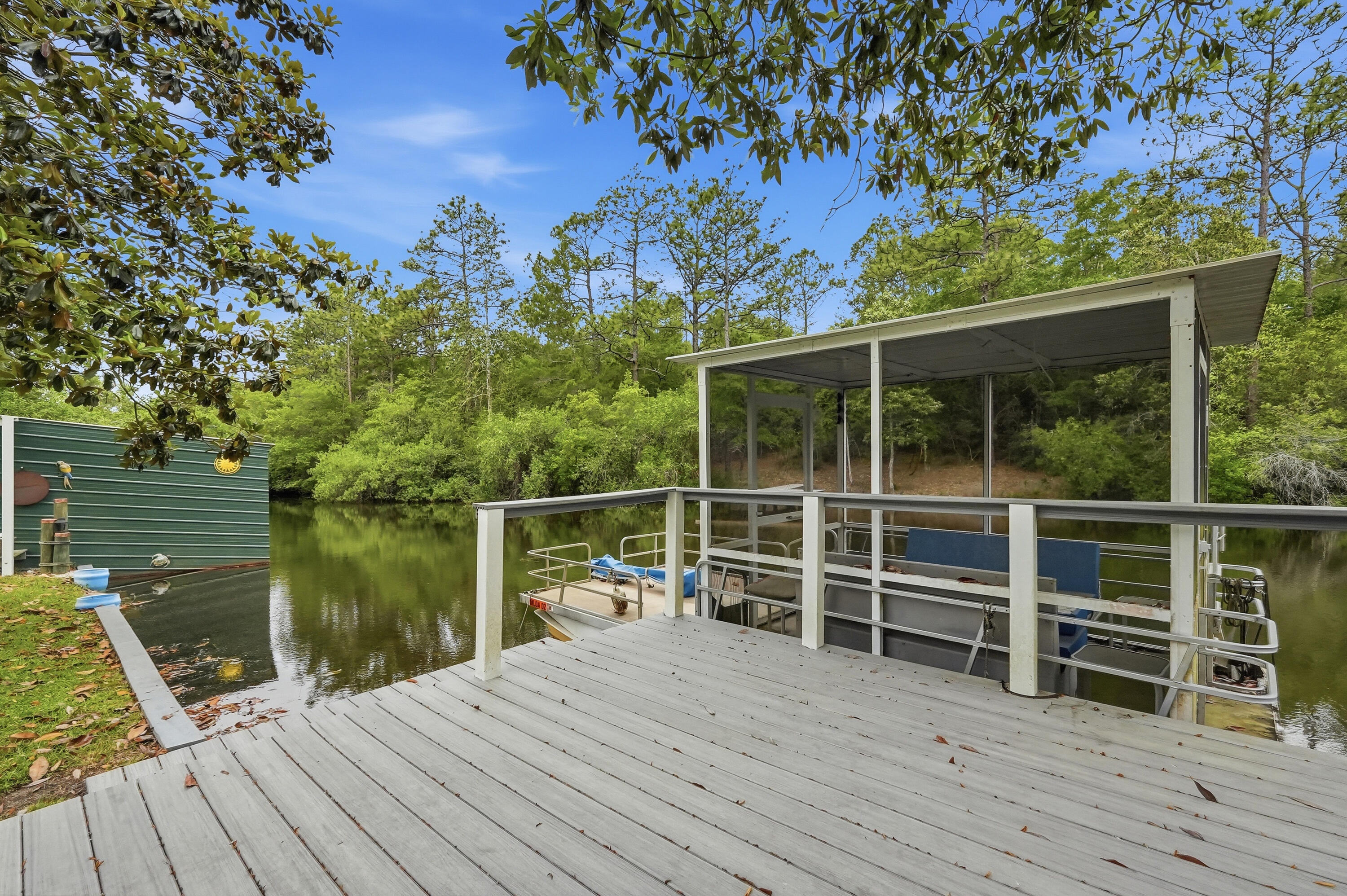 MIRROR LAKE - Residential