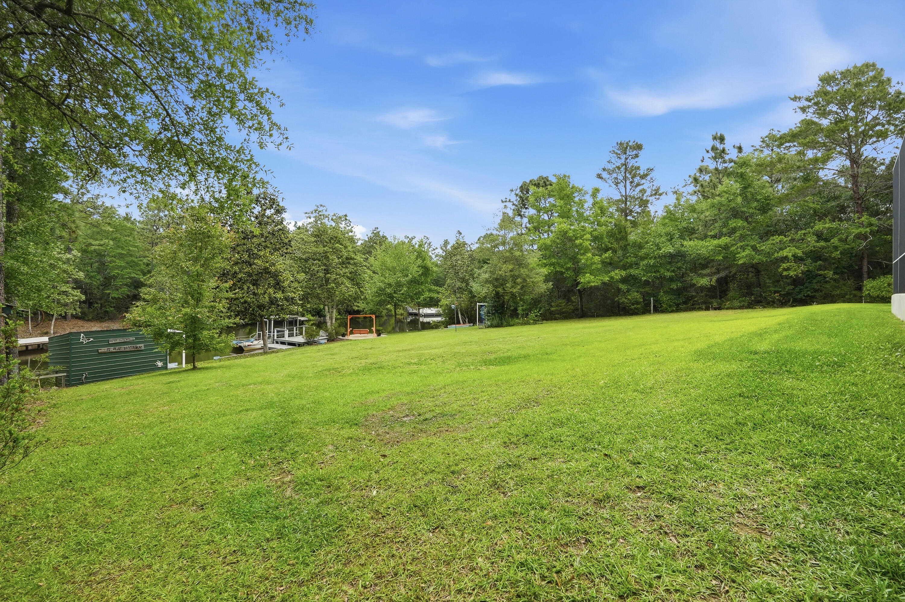 MIRROR LAKE - Residential