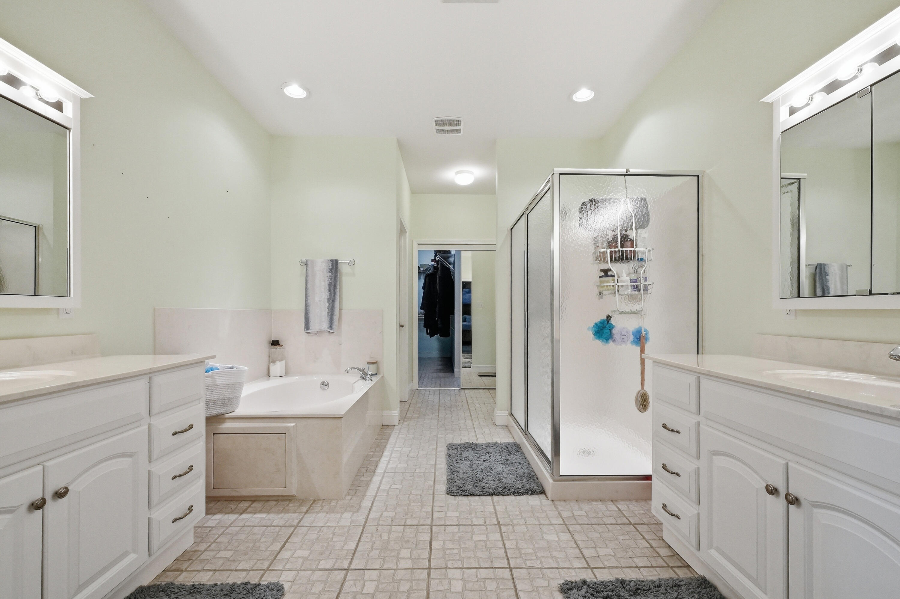 MIRROR LAKE - Residential