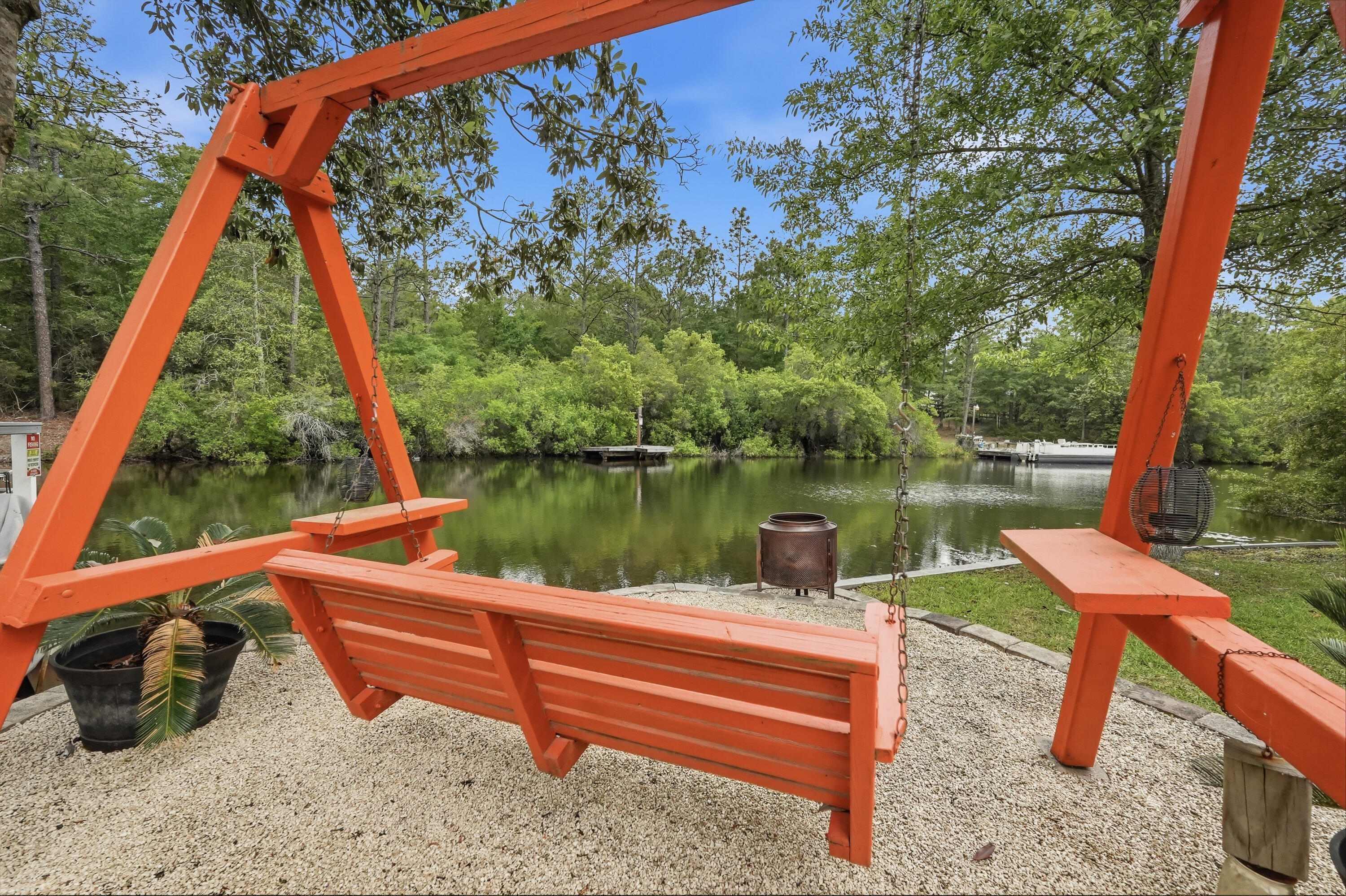 MIRROR LAKE - Residential