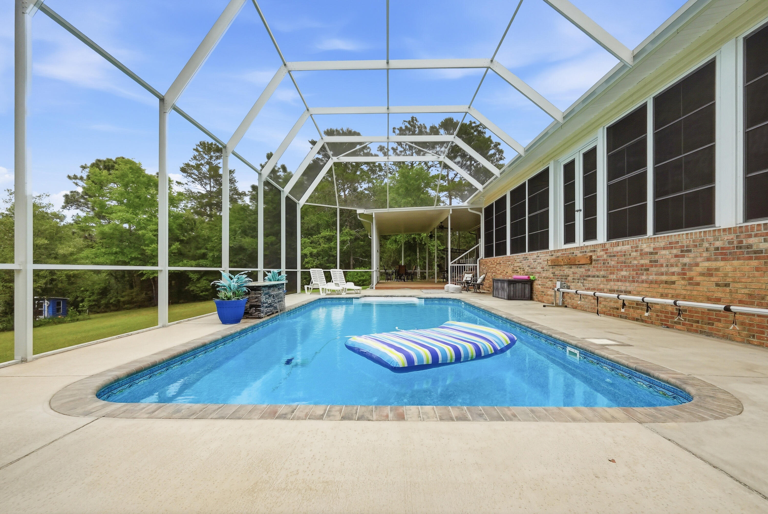 MIRROR LAKE - Residential