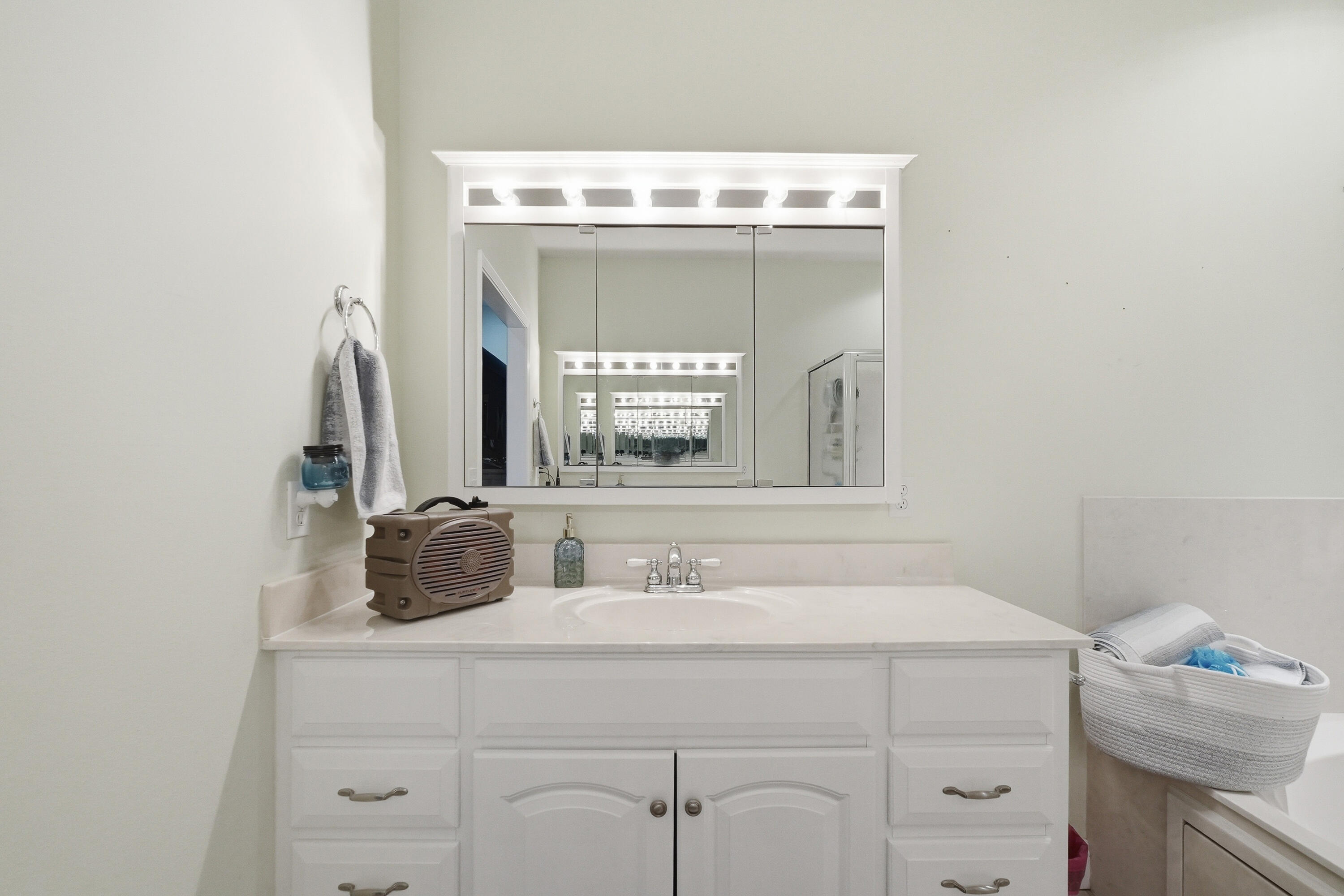 MIRROR LAKE - Residential