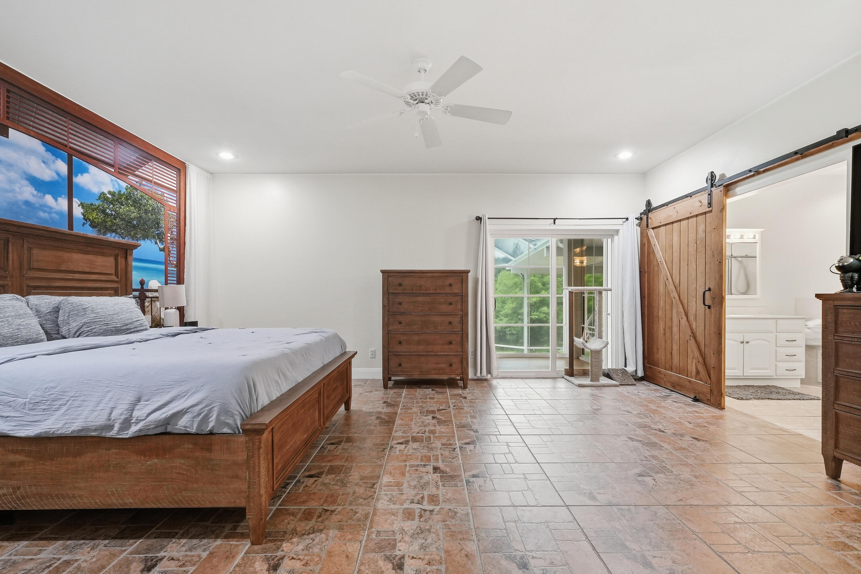 MIRROR LAKE - Residential