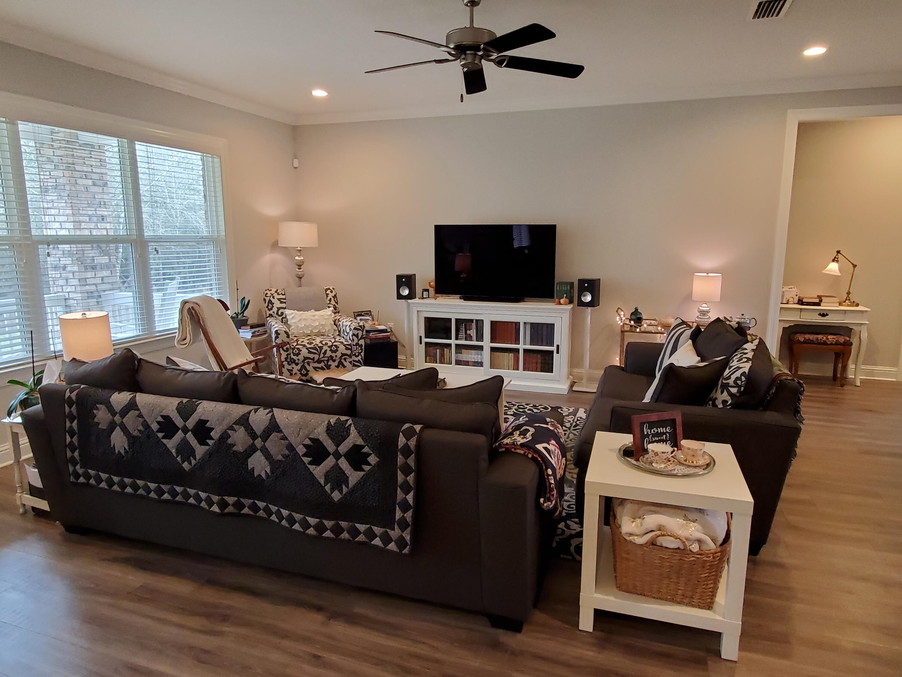 MILL CREEK FARMS - Residential