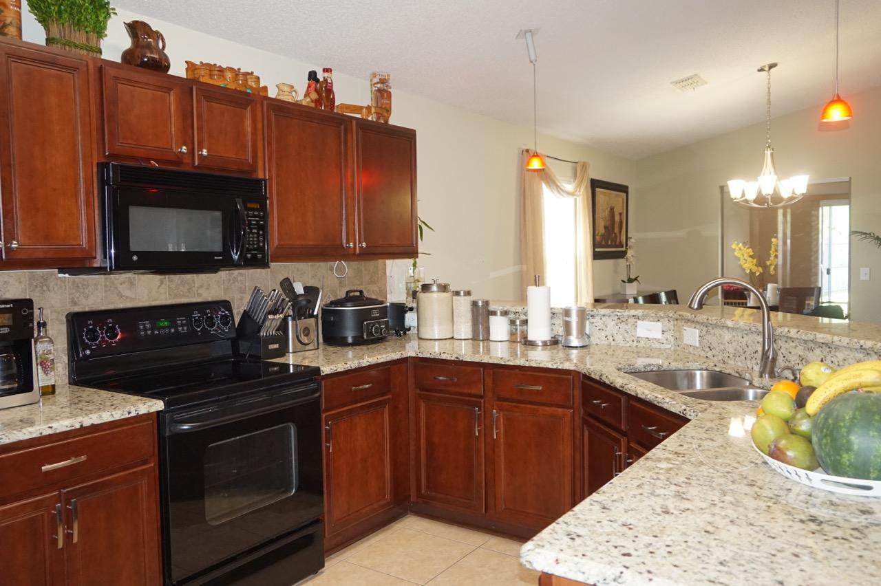 HIDDEN SHORES - Residential