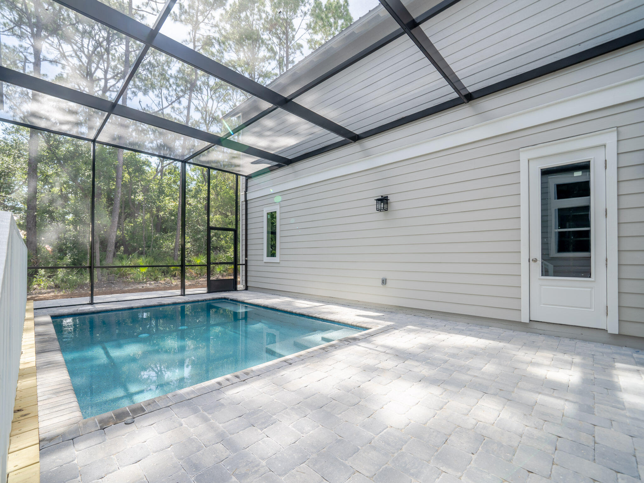 MAGNOLIA BEACH - Residential