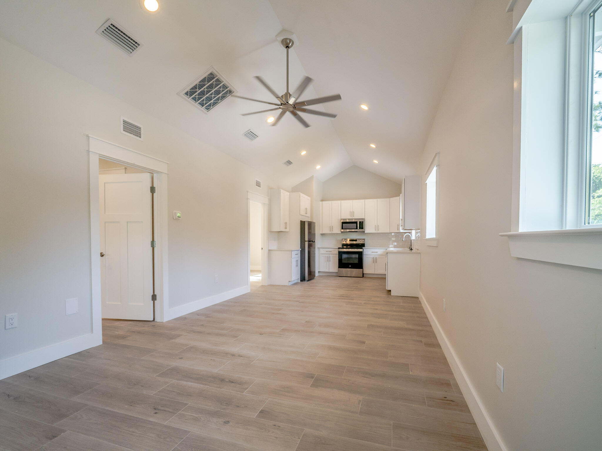 MAGNOLIA BEACH - Residential