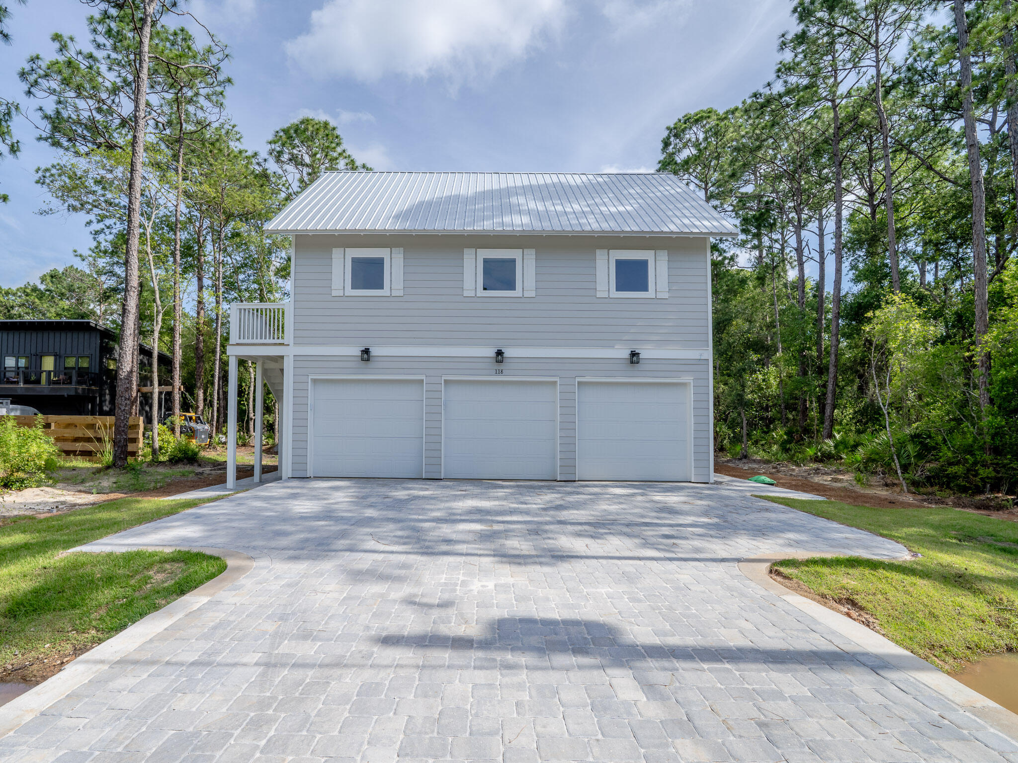 MAGNOLIA BEACH - Residential