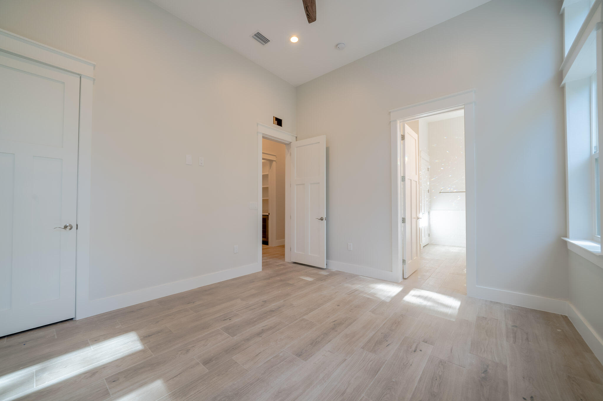 MAGNOLIA BEACH - Residential