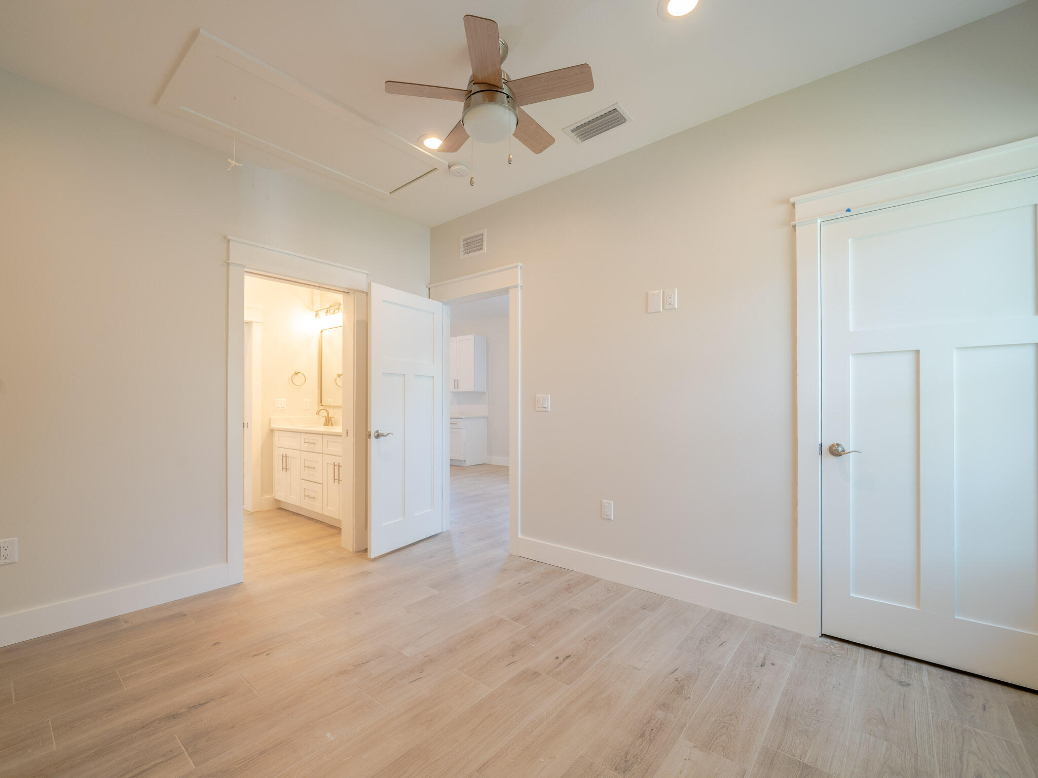 MAGNOLIA BEACH - Residential