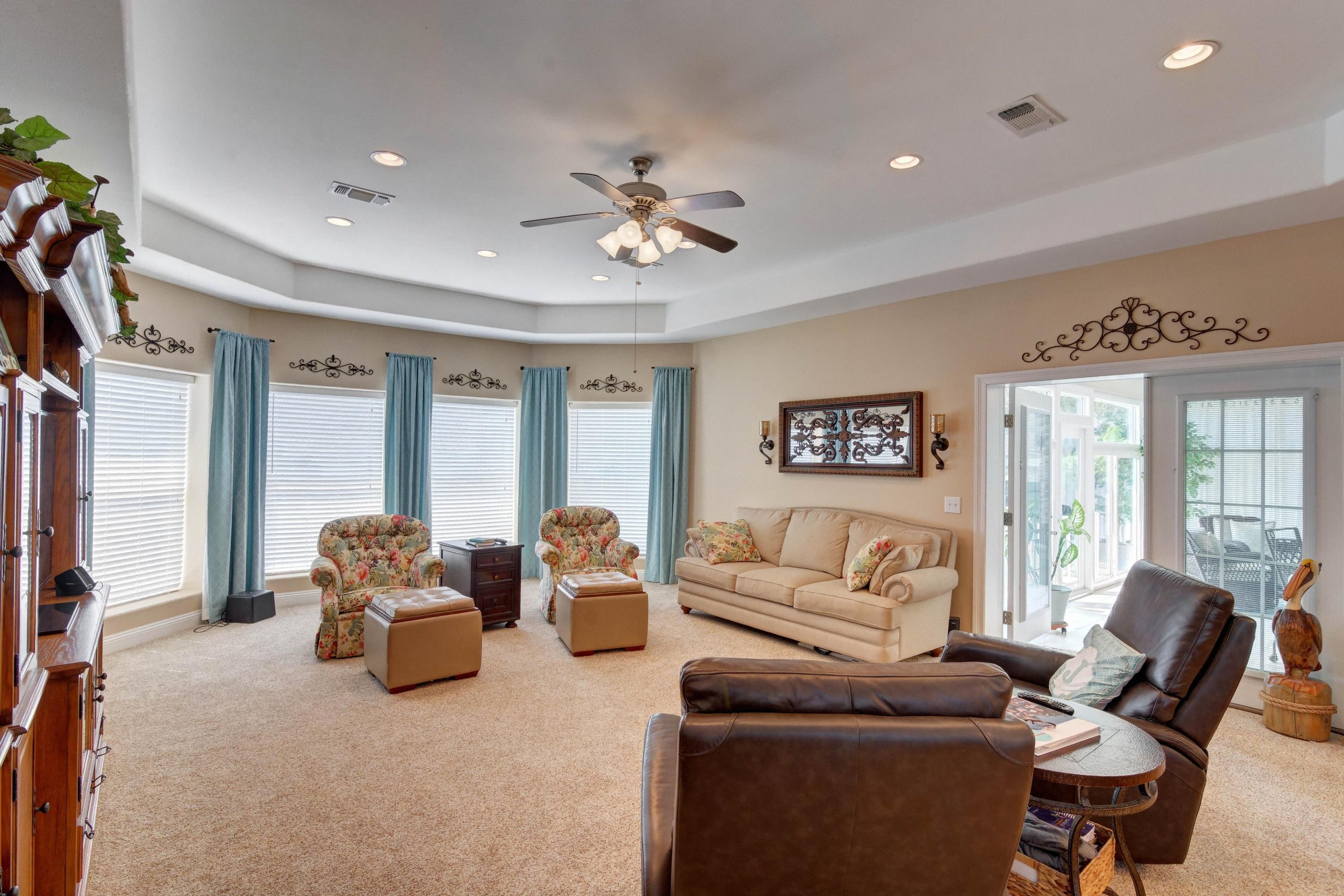 WOODLAWN SHORES - Residential