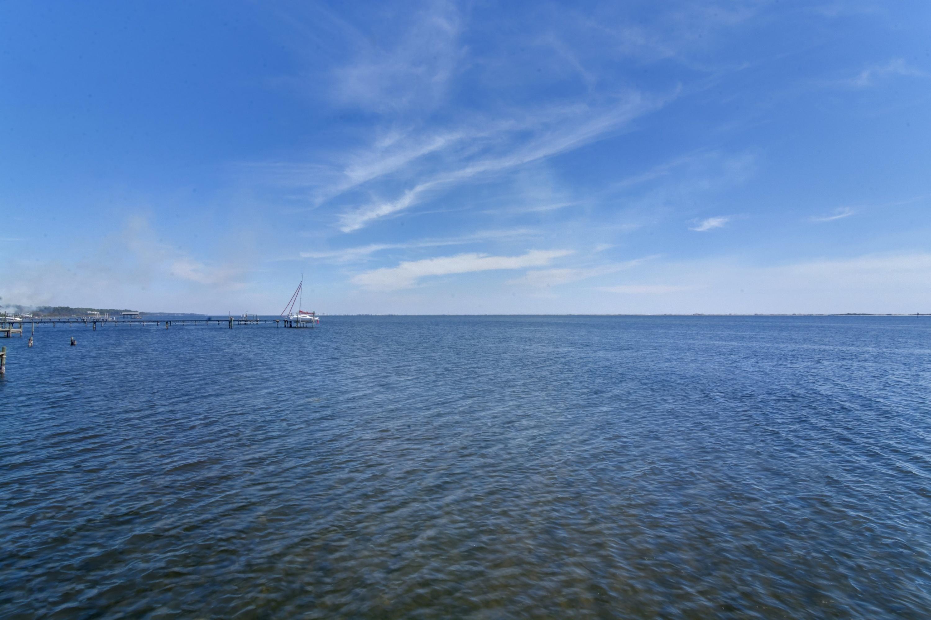 WOODLAWN SHORES - Residential