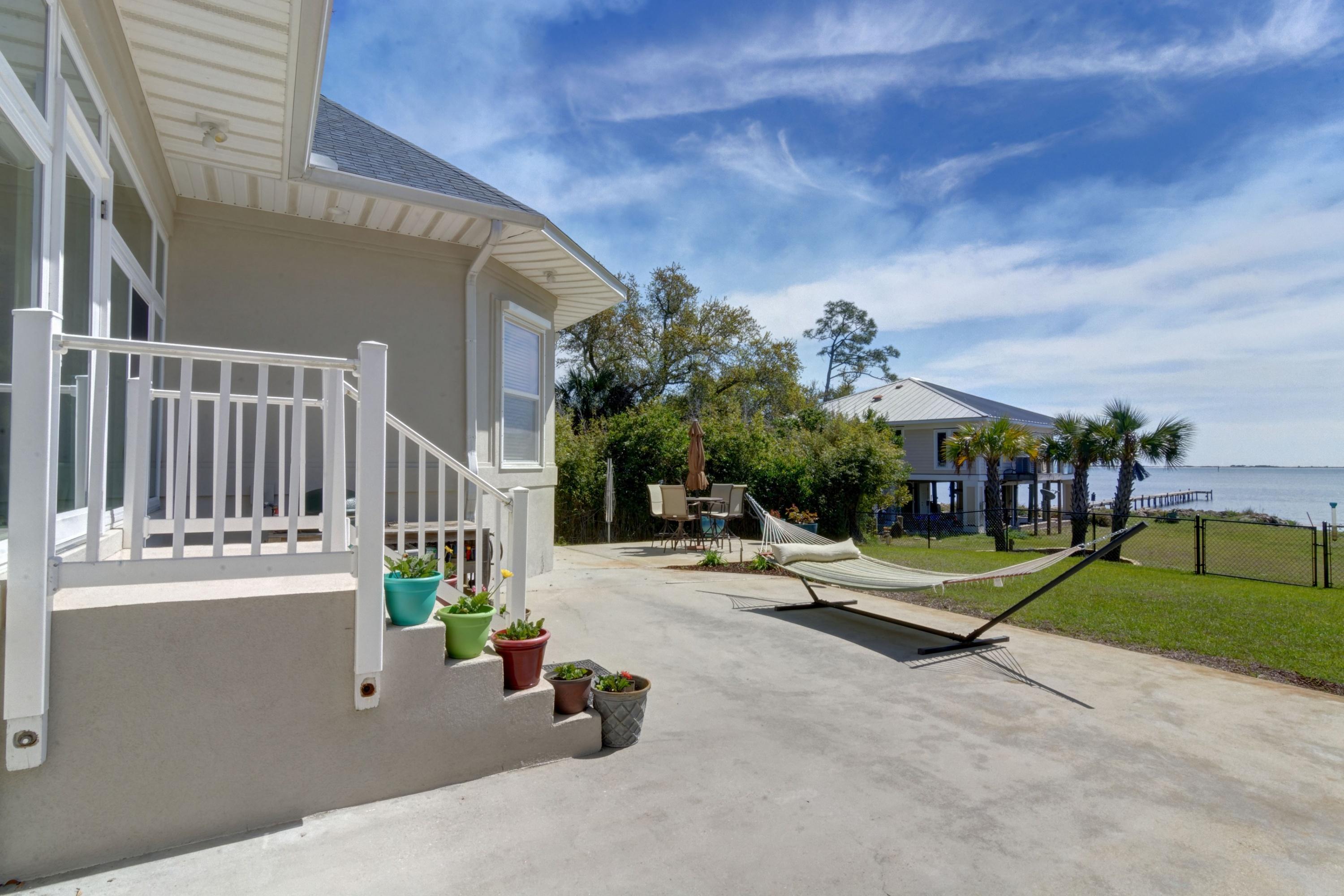 WOODLAWN SHORES - Residential