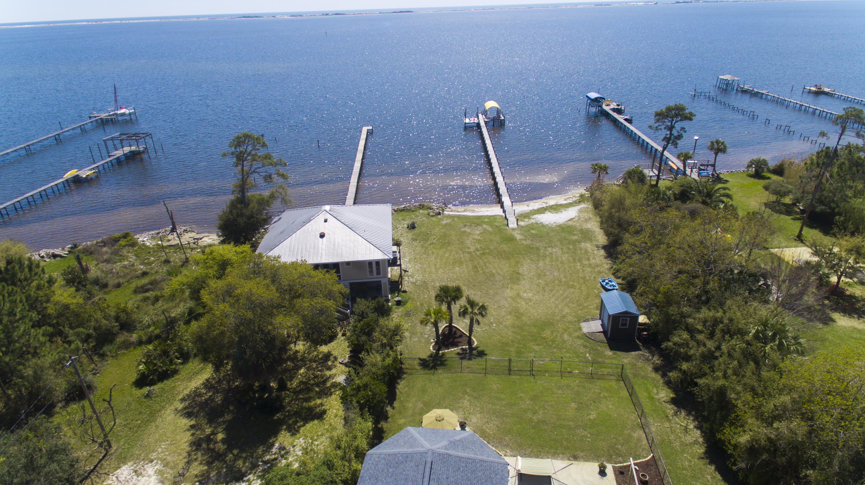 WOODLAWN SHORES - Residential