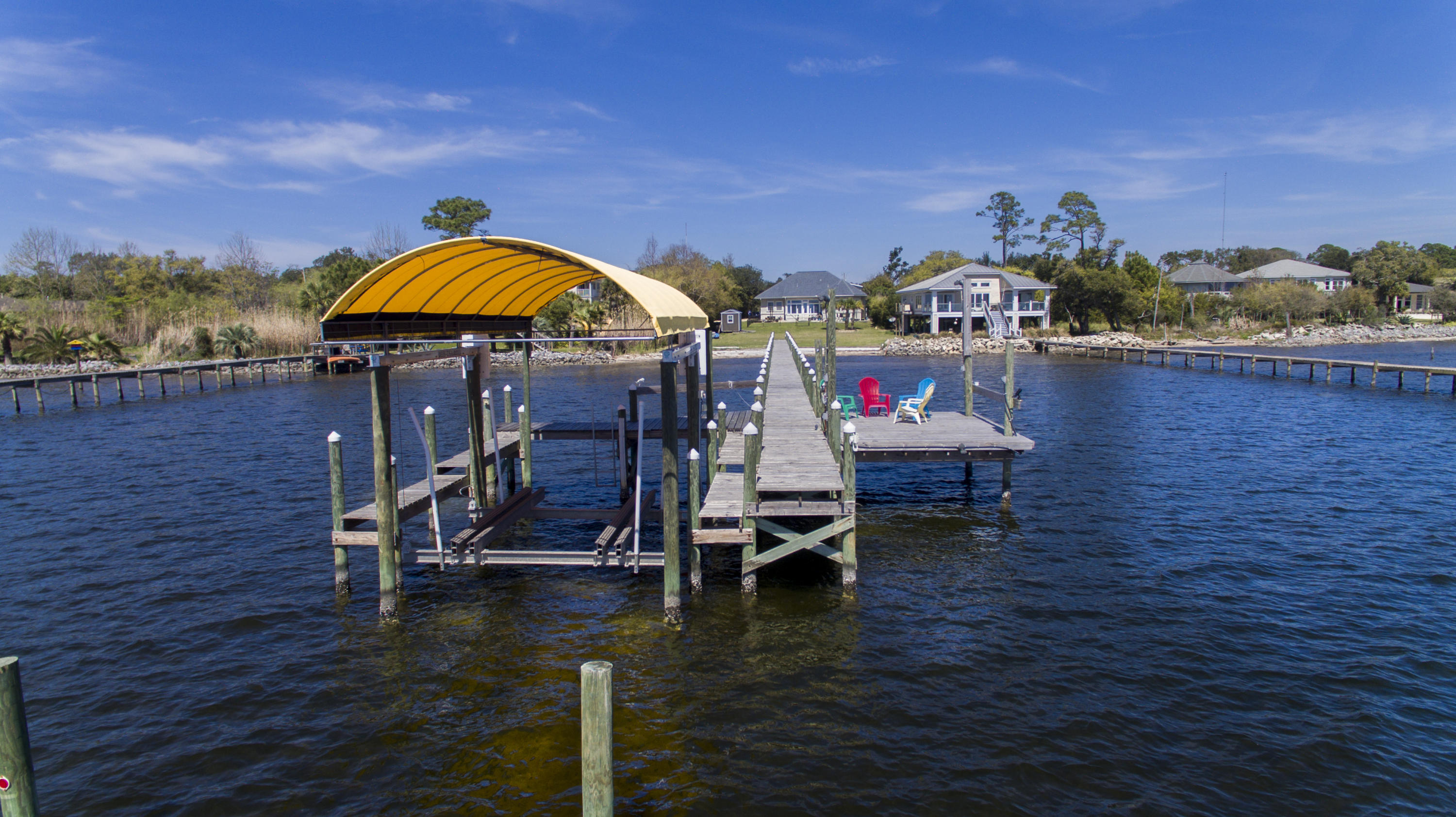 WOODLAWN SHORES - Residential