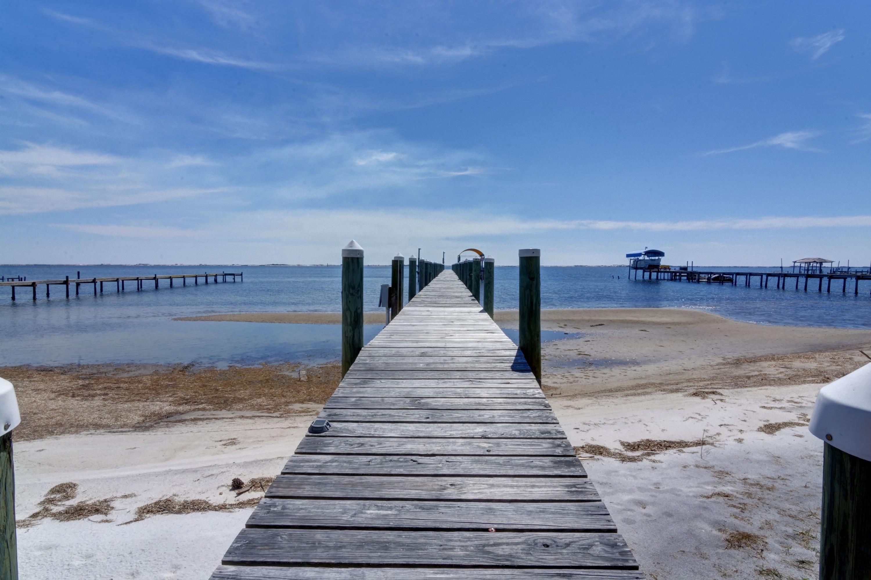 WOODLAWN SHORES - Residential