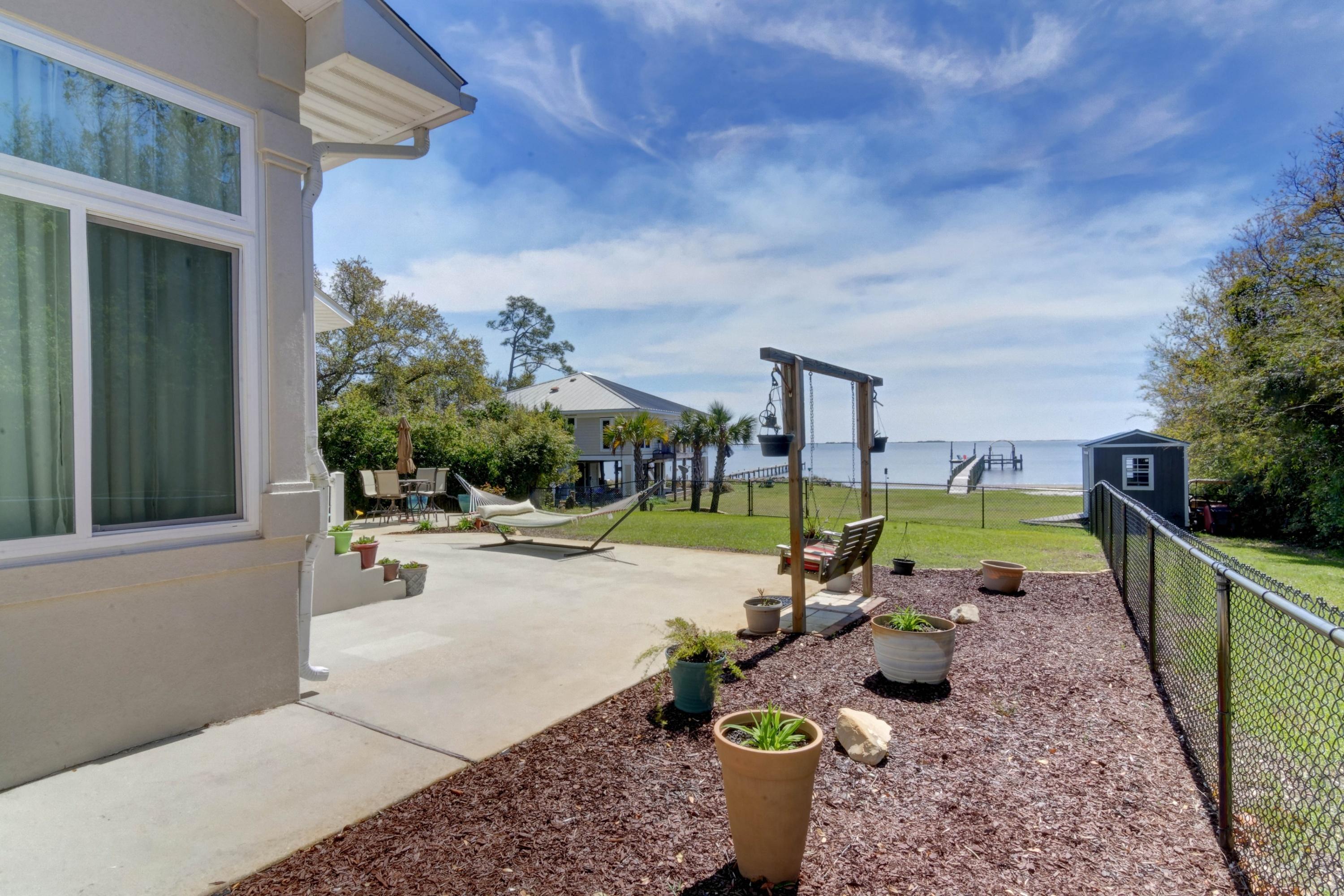 WOODLAWN SHORES - Residential