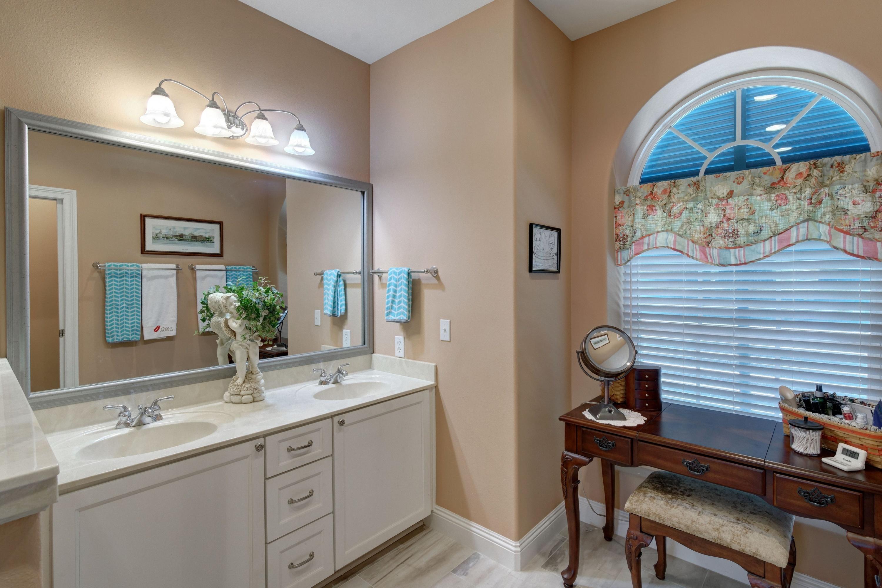 WOODLAWN SHORES - Residential