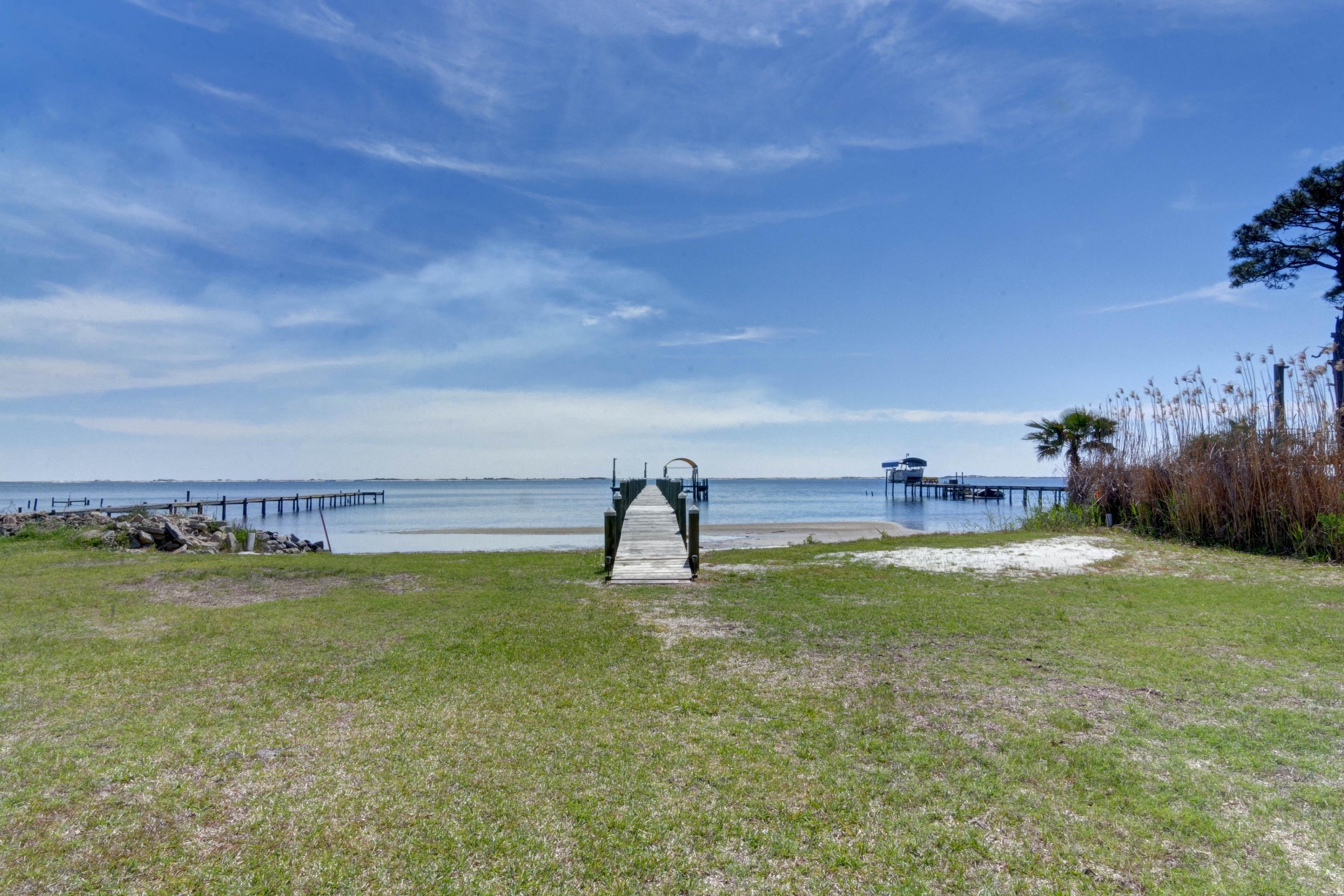 WOODLAWN SHORES - Residential