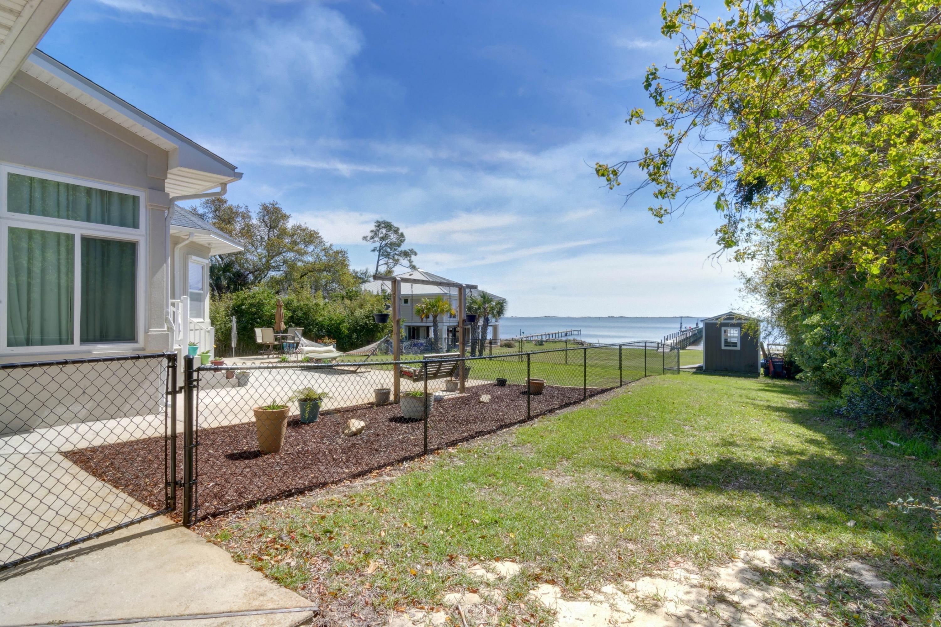 WOODLAWN SHORES - Residential