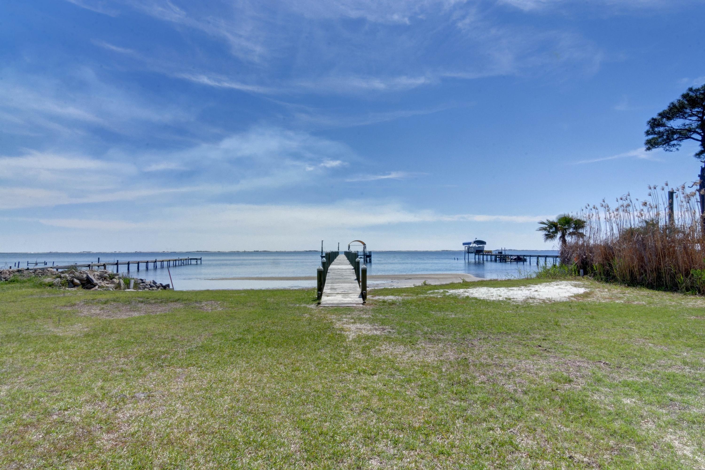 WOODLAWN SHORES - Residential