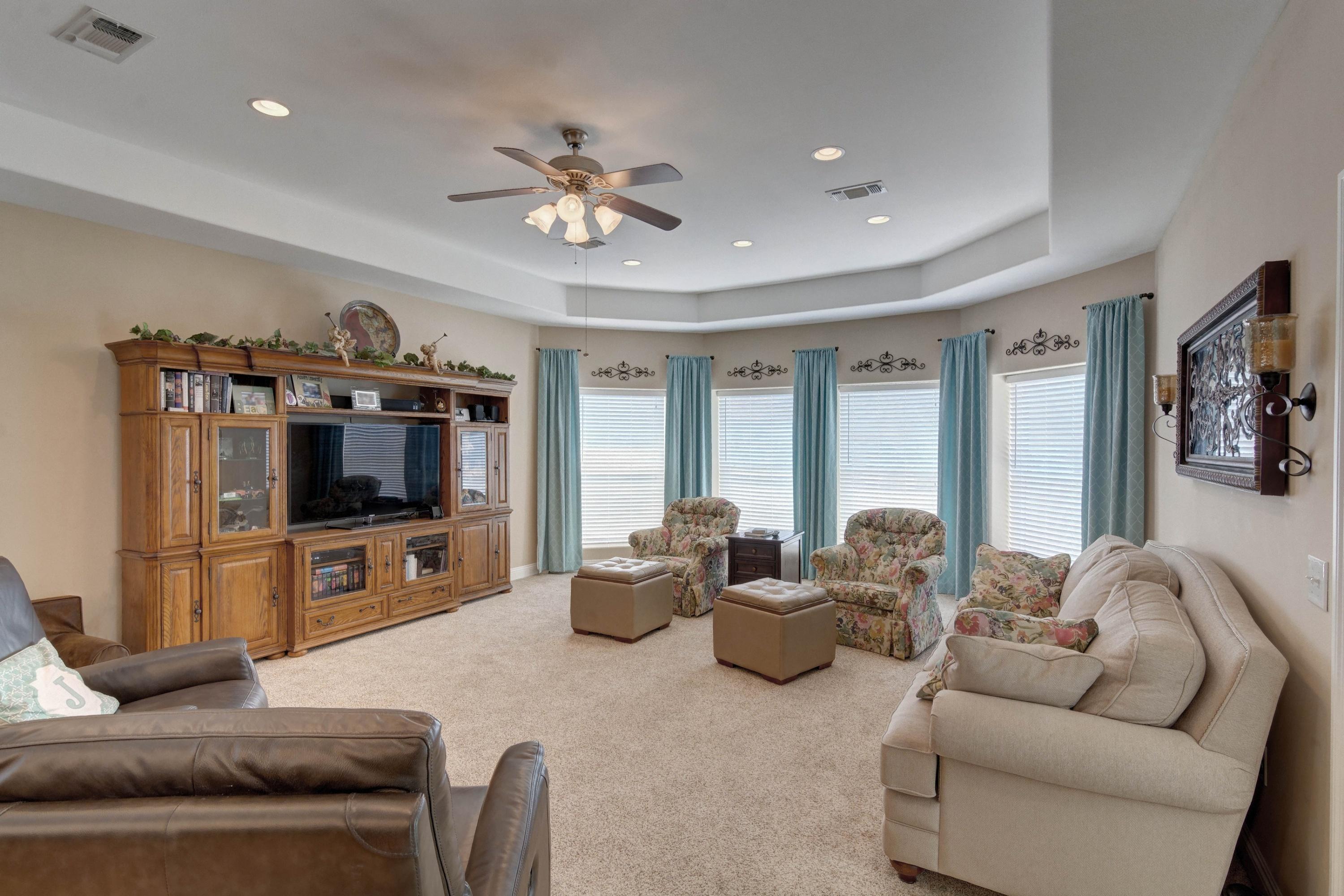 WOODLAWN SHORES - Residential