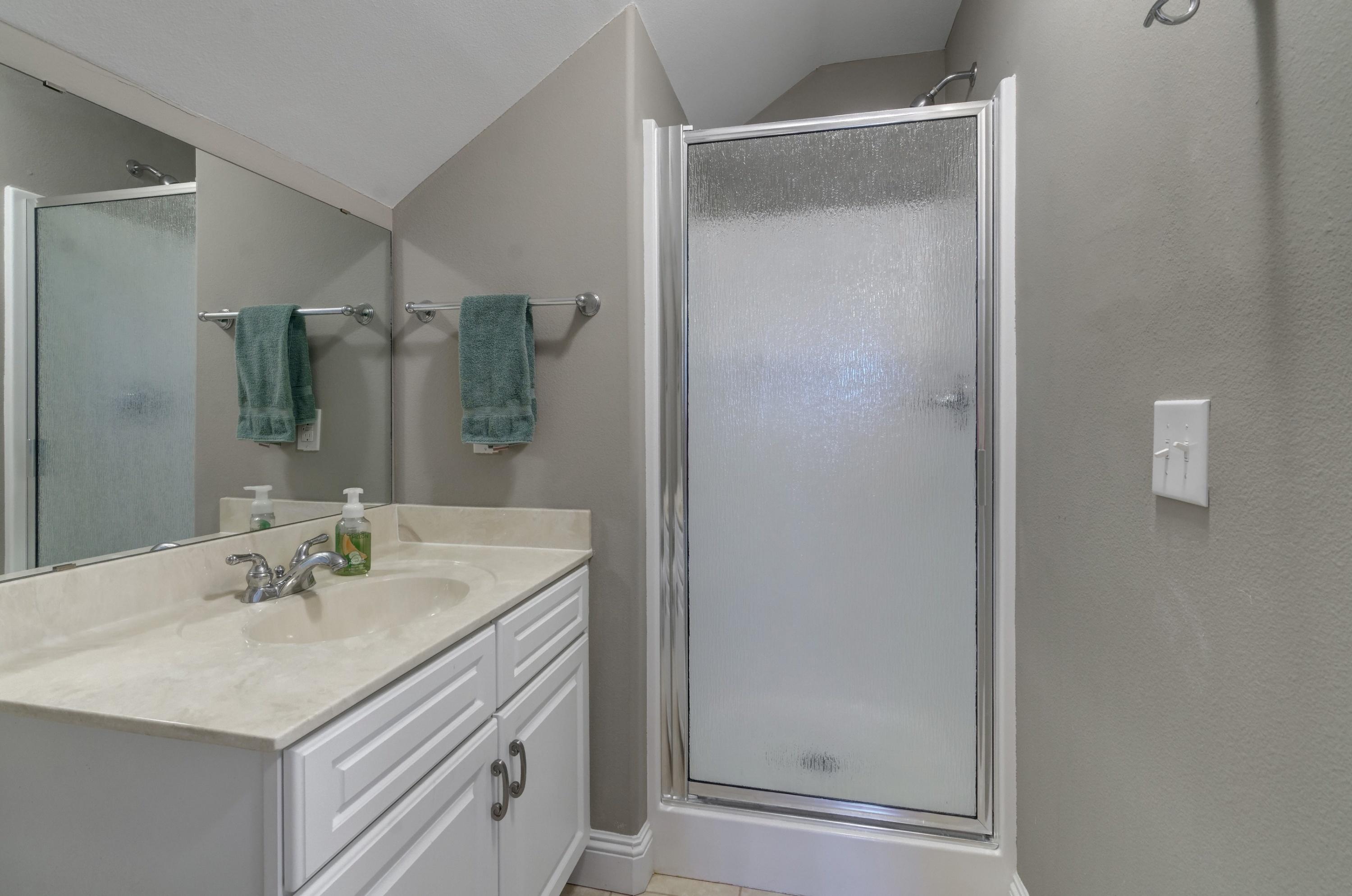 WOODLAWN SHORES - Residential