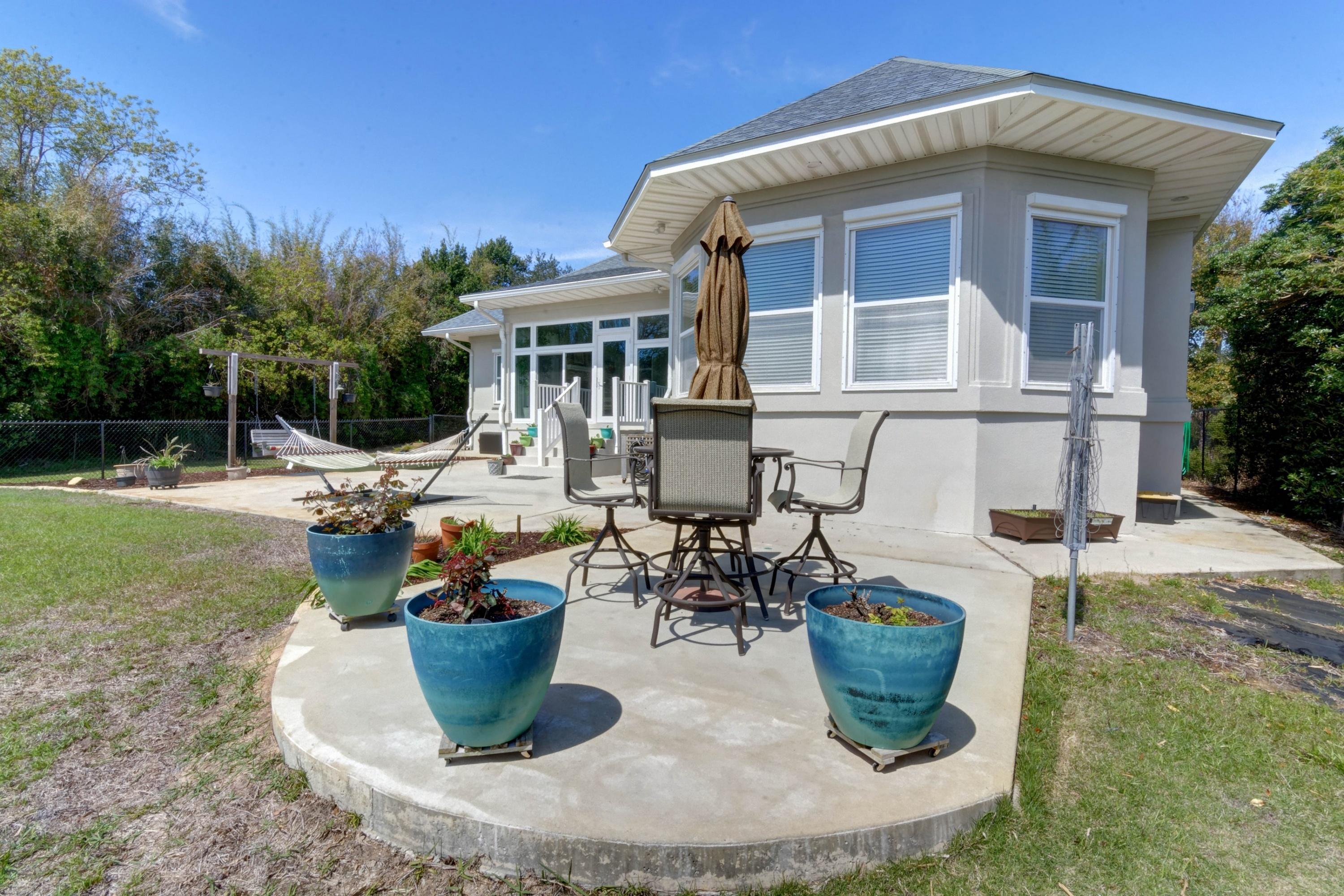 WOODLAWN SHORES - Residential