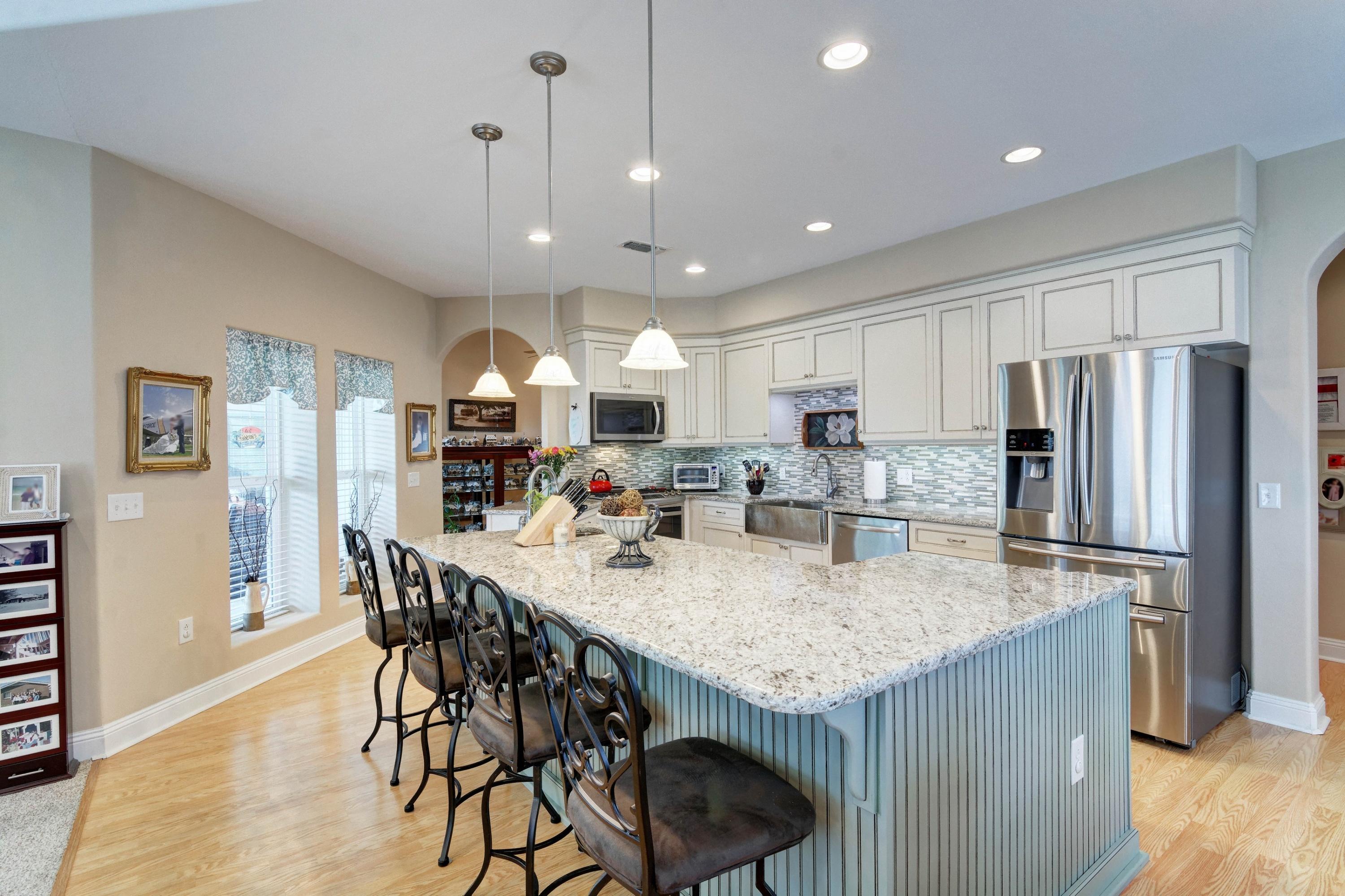 WOODLAWN SHORES - Residential