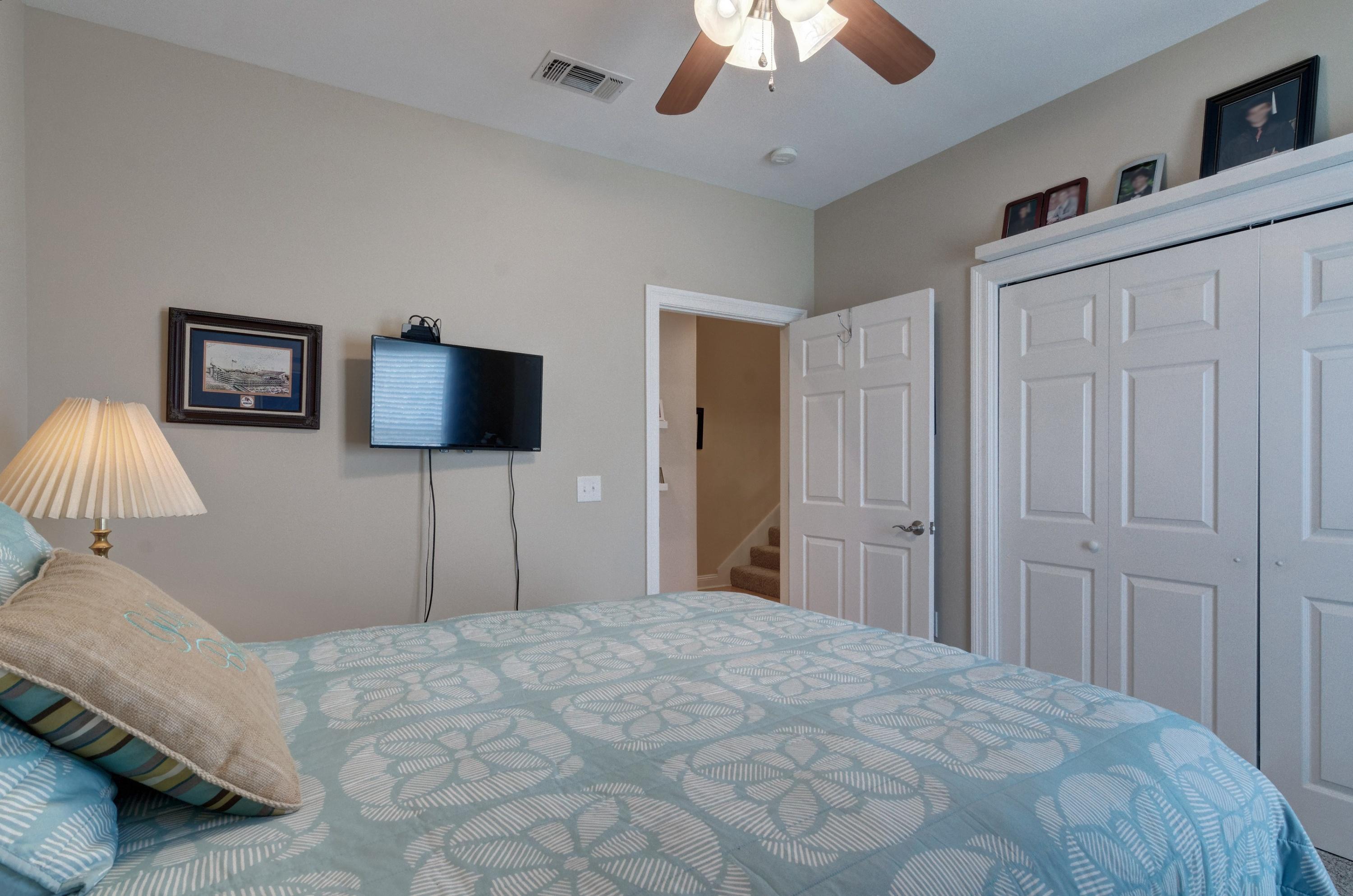 WOODLAWN SHORES - Residential