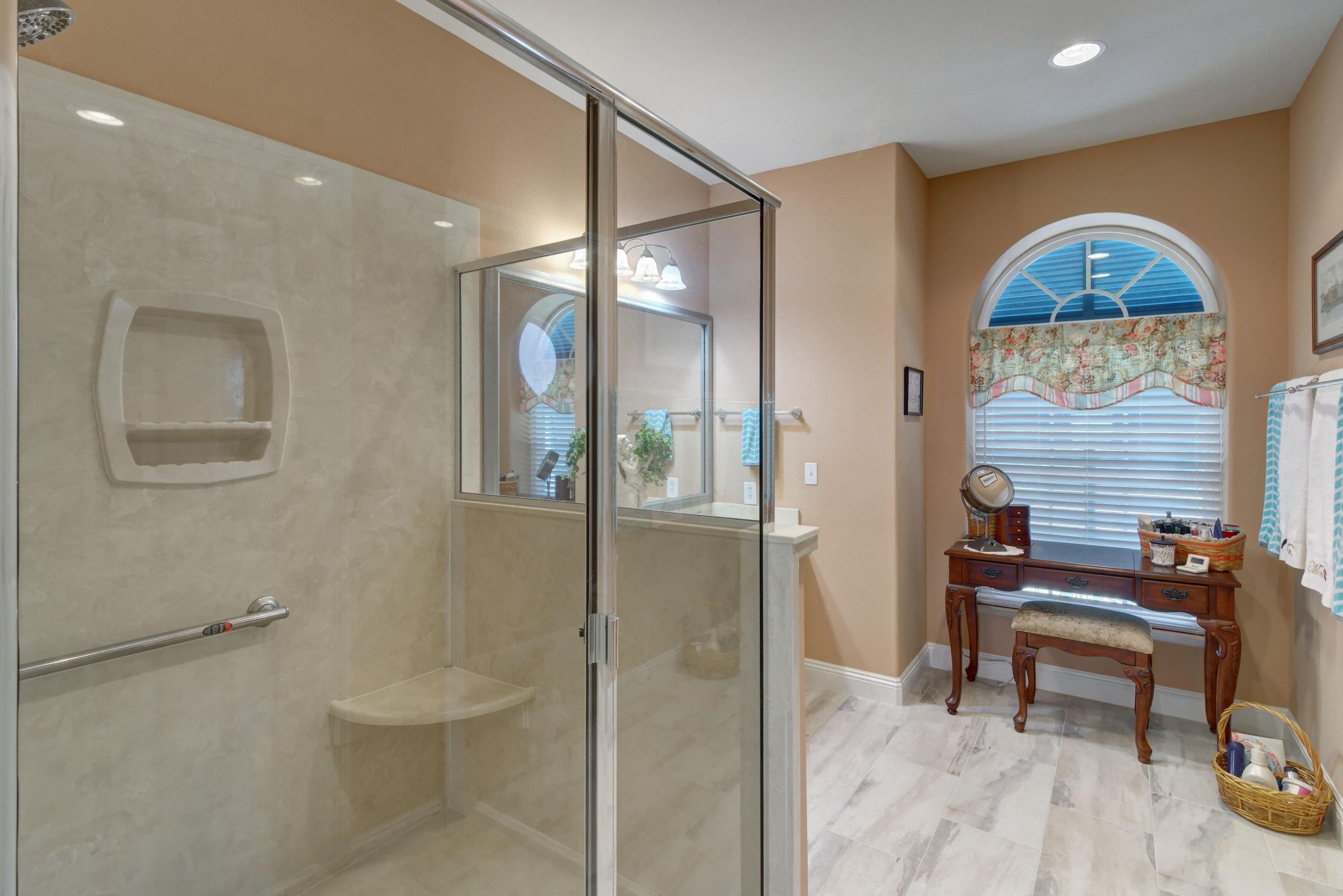 WOODLAWN SHORES - Residential